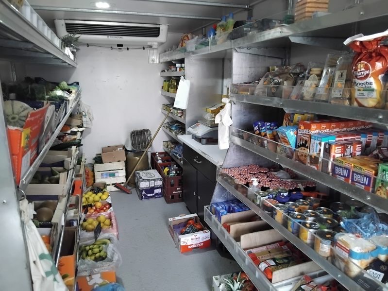 À vendre épicerie ambulante dans le massif du Sancy.

Camion magasin poids lourd 9 tonnes tout équipé + clientèle fidèle.

Tournée sur 4 jours : 30km à la ronde autour de Murol.