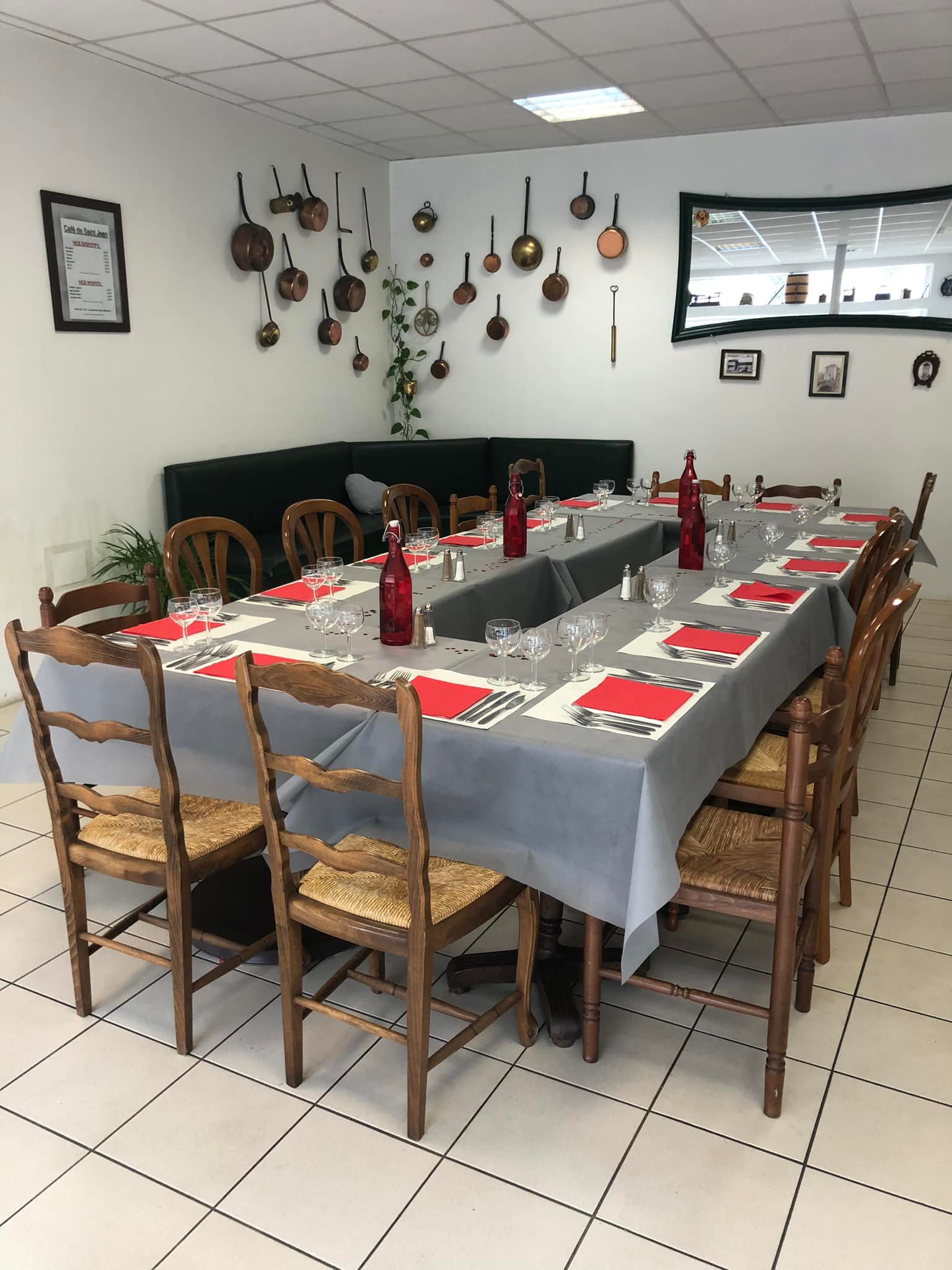 Location-gérance d'un fonds de commerce
Bar – Tabac – Jeux – Epicerie – Restauration (optionnelle)

Dossier de candidature accessible sur le site de la Mairie de Rives-du-Couesnon ou sur demande par voie électronique à l'adresse suivante: finances@rivesducouesnon.fr