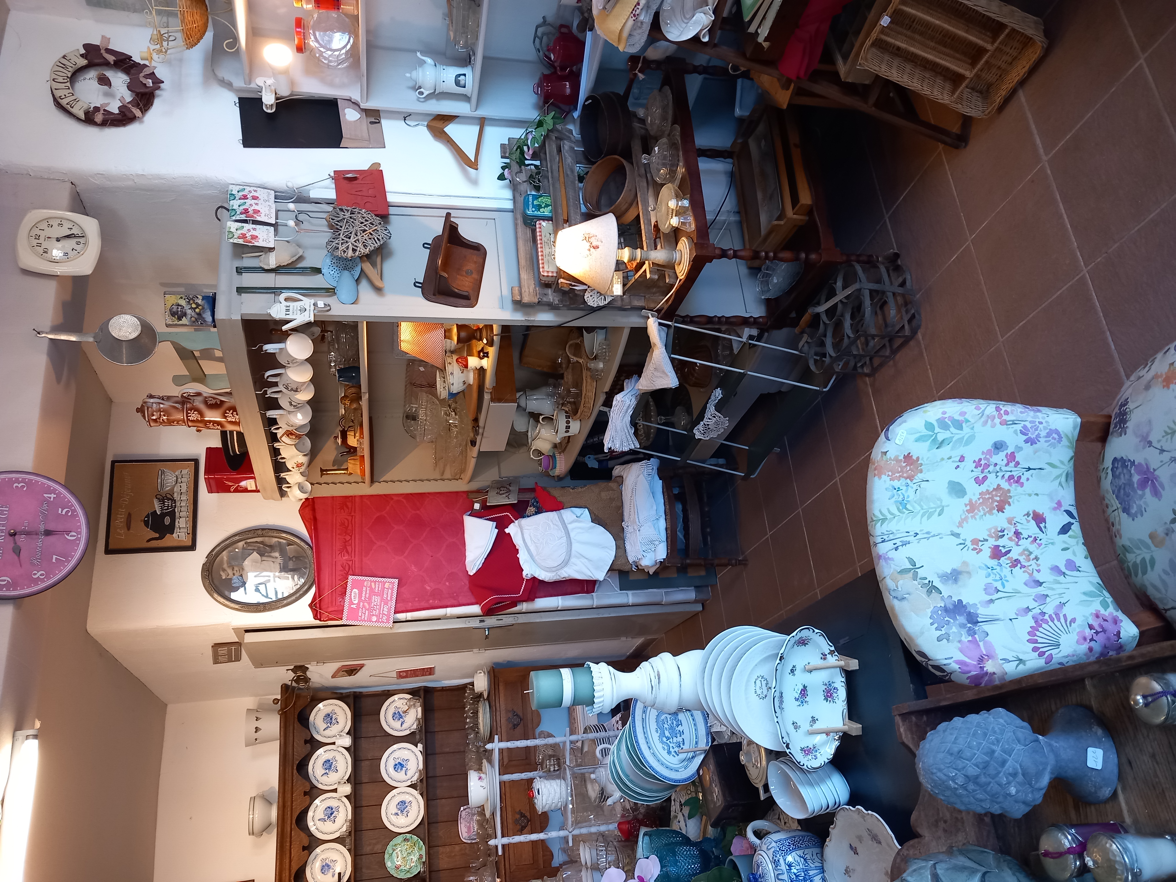 Fond de commerce tapissier décorateur et brocante