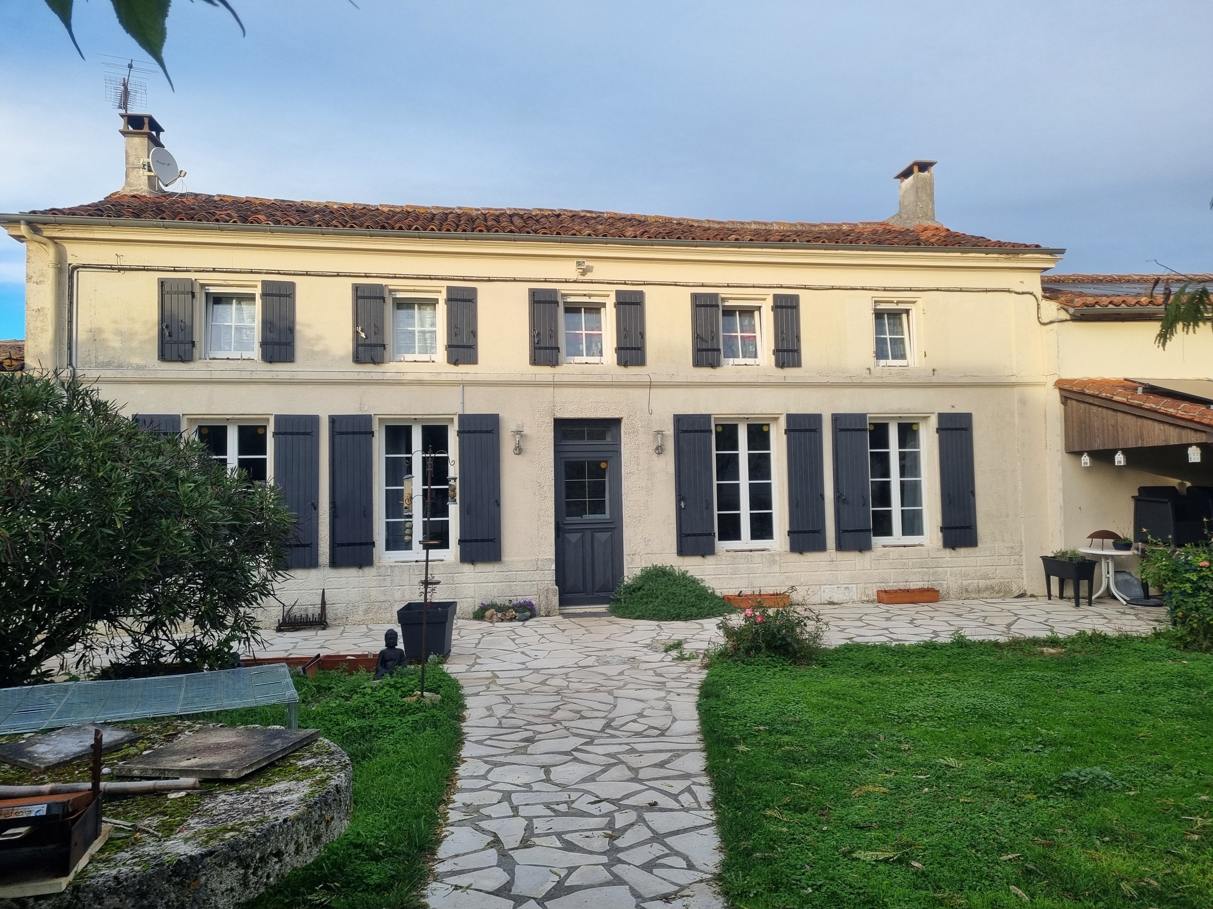 MAISON PRINCIPALE - 3 GITES - CHAMBRES D'HOTES