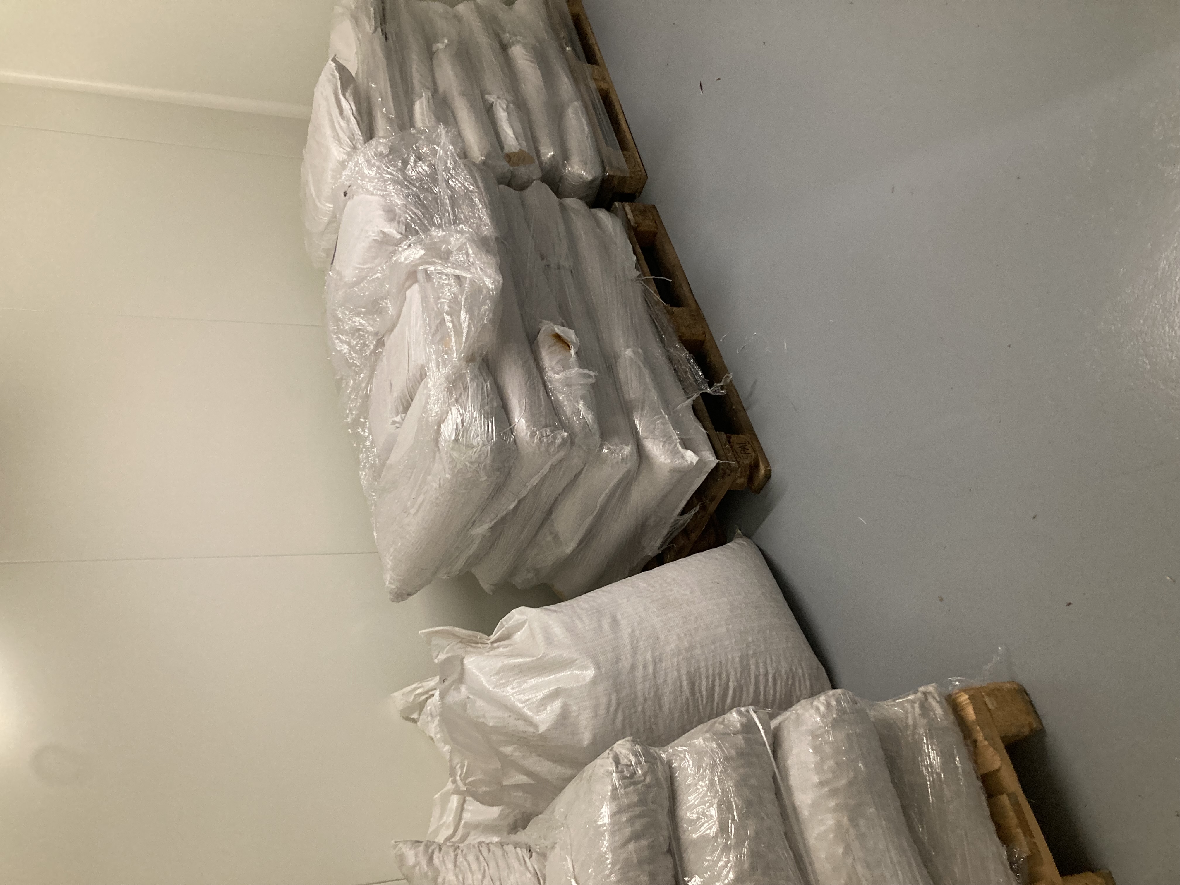 Cause double activité, vend entreprise spécialisée :torréfaction arachides et fruits secs, fruits déshydratés .Activité en développement avec clientèle de professionnels.Idéal pour Démarrer ou en complément d’activité.Nouveau locaux à prévoir.12000 euros plus stock.