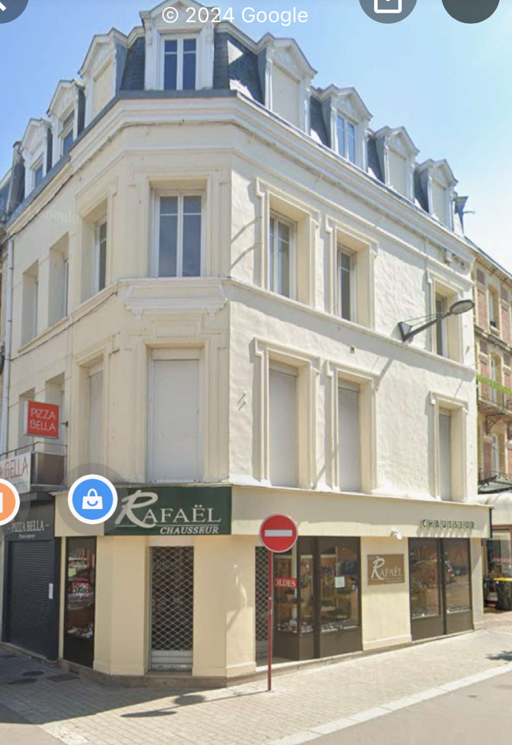 A vendre: Commerce de chaussures Hommes et Femmes / Chaussons
Situé a FECAMP 76400 10,Place Charles De Gaulle
La boutique est située en plein centre ville
avec 14 mètres linéaire de vitrine et bénéficie d'un flux régulier de clients potentiels
Cette entreprise est a céder pour cause de retraite

Le salarié en place ne pourra pas etre
conservé par le repreneur
possibilité d'aide pour une mise en main

Le fonds de commerce est a vendre ainsi que l'immeuble

Cave : 50 m2 de stockage
RDC : 50 m2 de boutique
1 er étage : 50 m2 de stockage
2e et 3eétages : 50m2 chacun,inoccupés.il est
possible d'y habiter
le prix du fond de commerce : 130 000 euro
Prix des murs ( immeuble ) : 220 000 euro

Axes de développement de la boutique :
Chaussures enfants , site internet

RAFAEL CHAUSSURE
10, Place Charles De Gaulle
76400 FECAMP
chaussure.rafael@wanadoo.fr
02.35.29.34.18