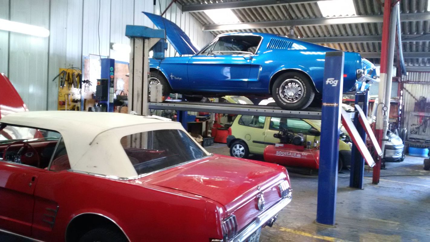 Cause départ à la retraite, pas de porte garage automobile en centre ville, lieu de passage important, grosse saisonnalité dans cette station balnéaire de 15000 habitants, outillage complet, ponts, etc., contrat enseigne Bosch reprenable ou non, CA intéressant, bail commercial de 2400 € HT/mois, valeur du matériel négociable