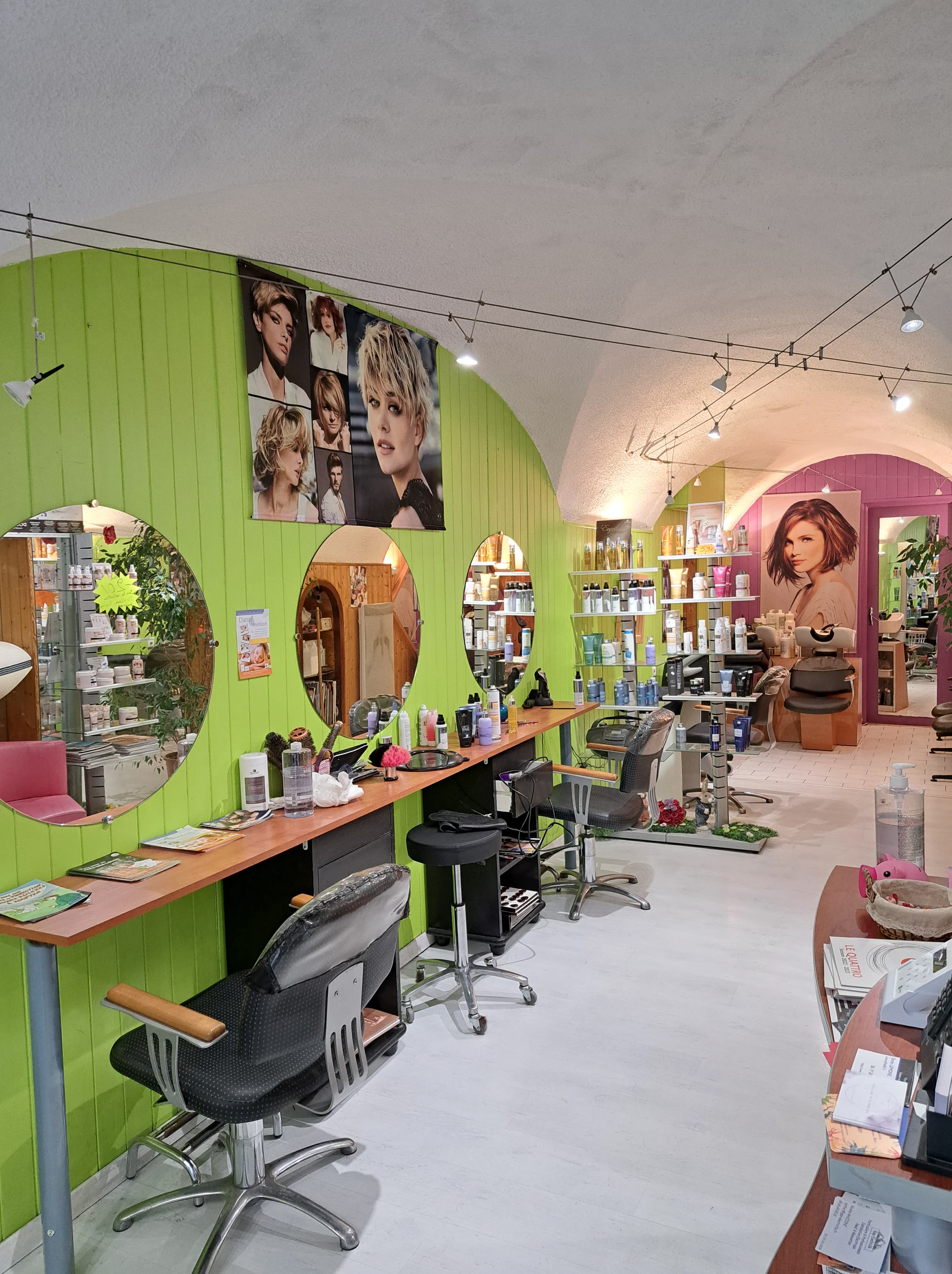 Salon de coiffure au centre ville d'embrun