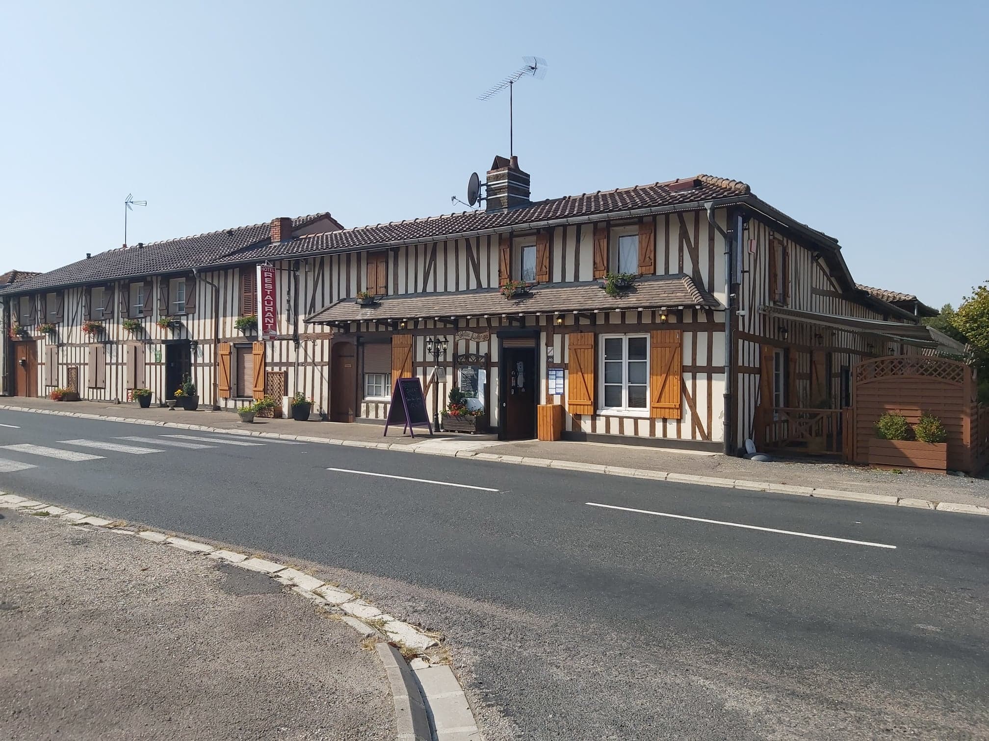 bar hotel restaurant pizzeria