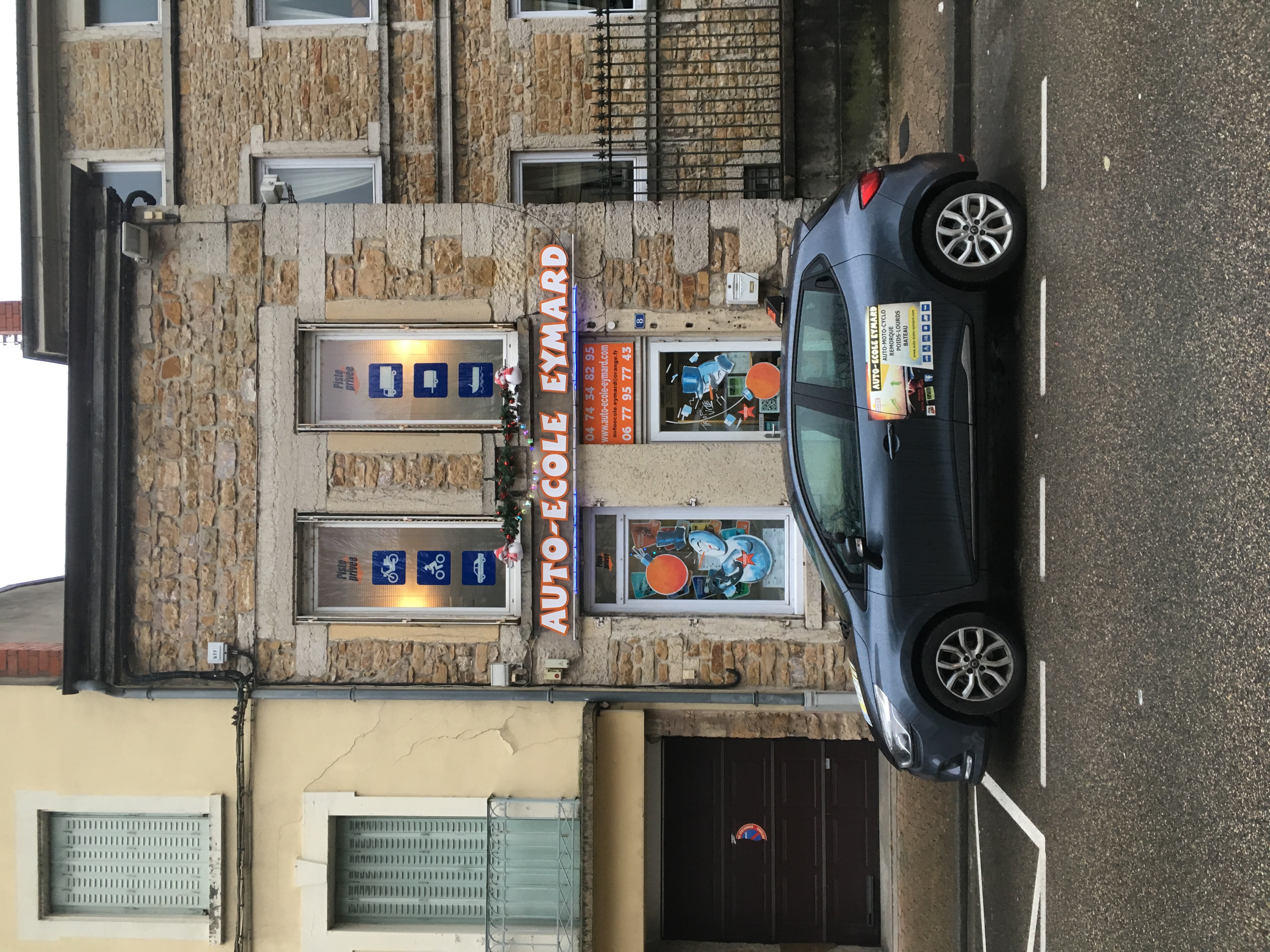 Vente Auto Ecole et sa piste privée , en activité depuis plus de 20 ans . Actuellement Permis B et BE . Possibilité de reprendre l’activité Moto / Poid lourd / Bateau, très forte demande. Très bonne réputation. Affaire saine. Bilans financiers disponibles.Possibilité d’accompagnement.Emplacement idéal.