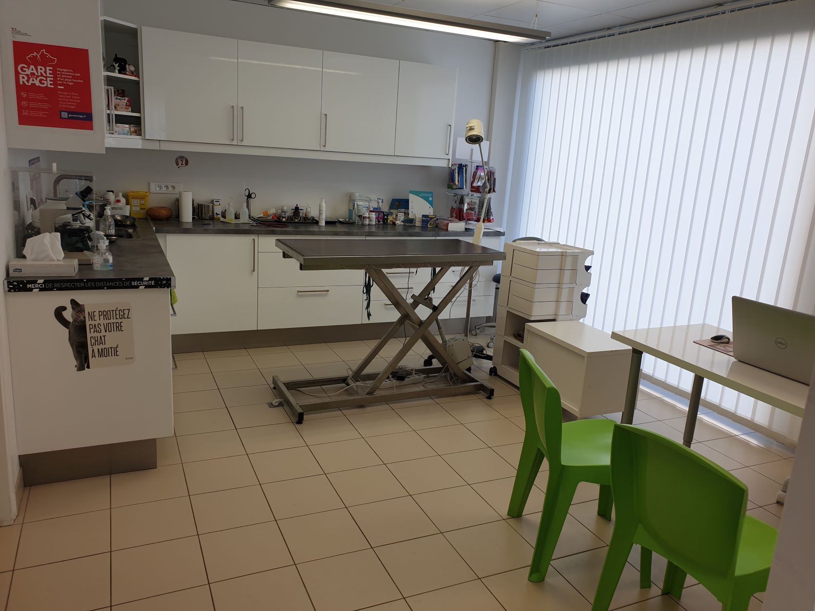 CABINET VETERINAIRE DANS LOCAUX NEUFS EN LOCATION 
BIEN EQUIPE 
CREE EN 2012 

CEDE CLIENTELE, AMENAGEMENTS, MATERIEL COMPLET, STOCKS
