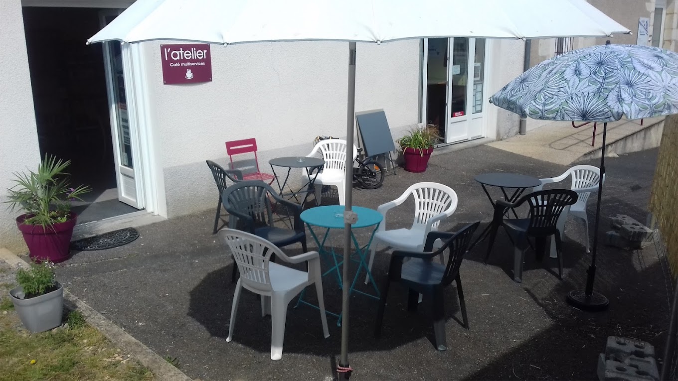 Missions :

Nous recherchons actuellement un.e candidat.e à la gérance du futur café multiservice à Sainte Lizaigne, qui est ouvert dans le cadre de l’initiative « 1000 cafés ». Le besoin en personnel étant d’1,6 ETP (équivalent temps plein), les candidatures de binômes sont encouragées. Le/la gérant.e peut en effet être accompagné.e d’une personne salariée par le café.

Sainte-Lizaigne est une petite commune française située dans le département de l'Indre, en région Centre-Val de Loire. Elle compte environ 1 200 habitants et est située à environ 15 kilomètres au sud-est de Châteauroux.​

La nature environnante offre de nombreuses opportunités pour les promenades et les randonnées. Les rivières voisines de l'Indre et de l'Arnon sont également des endroits populaires pour la pêche et les activités nautiques. En termes d'infrastructures, Sainte-Lizaigne dispose d'une école maternelle et d'une école primaire, ainsi que d'une bibliothèque municipale. Le café est également situé proche d'une entreprise comptant une soixantaine de salariés​

Enfin, Sainte-Lizaigne est également bien desservie par les transports en commun, avec une gare SNCF située à proximité et un service de bus régulier reliant le village à Châteauroux et aux communes environnantes.​

Une enquête est également en cours pour préciser les besoins des habitants sur la commune. 

La restauration et le bar étant des activités importantes pour ce projet, nous valorisons les expériences en restauration et en hôtellerie. Les autres services pressentis sont :  Restauration, bar, épicerie, dépôt de pain et animation 

Nous recherchons avant tout des personnalités garantissant la convivialité du lieu, capables de co-construire les services de proximité répondant aux besoins identifiés en lien avec la commune, en adhésion avec les valeurs de l’économie sociale et solidaire. Des qualités de gérant, de commerçant ainsi qu’une réelle volonté d’entreprendre sont clés pour ce poste.

La perspective de contribuer à la revitalisation rurale en prenant la gérance d’un café multiservice vous séduit ? Rejoignez maintenant l’initiative 1000 Cafés !

1000 cafés est une initiative du GROUPE SOS qui a pour but de recréer du lien social dans les communes rurales. Elle contribue à redynamiser les territoires par la création ou la reprise de cafés multiservice dans des communes de moins de 3 500 habitants qui n'ont plus de café ou risquent de le perdre.

Les principes de l'initiative “1000 cafés” du GROUPE SOS sont :

● Faire du café un espace de convivialité multiservice qui proposera un café et une gamme de services de proximité qui n’existent plus dans la commune
● Créer un café au plus près de chaque territoire : faire participer les habitants des communes, écouter leurs besoins et envies, en s’assurant que le café vivra pleinement demain
● Accompagner le café dans la création et la gestion au quotidien : faciliter l’accès aux locaux, mutualiser des fournisseurs, proposer des outils de gestion, accompagner les relations avec les institutions

L’initiative 1000 cafés a été lancée en septembre 2019 et nous comptons déjà un réseau de cafés multiservice en pleine croissance.

Si vous souhaitez vous lancer dans une aventure entrepreneuriale au service de la convivialité de votre village, si vous voulez être au cœur d’un projet pensé pour et par les habitants, alors portez-vous candidat !
Pour plus d’informations, rendez-vous sur notre site internet 1000cafés.org

Profil recherché : 

• Vous souhaitez vous engager en faveur de la ruralité et de la redynamisation des petites communes 
• Vous justifiez d’une expérience significative dans le secteur de la restauration et maitrisez les techniques culinaires essentielles, ainsi que les normes d’hygiène et de sécurité
• Vous êtes disponible et prêt à vous engager dans une démarche entrepreneuriale afin que le projet prenne corps au sein du village
• Vous avez des bases solides en gestion et faites preuve de rigueur et d’organisation
• Vous êtes fédérateur et maîtrisez les outils de communication
• Vous êtes motivé, sérieux, adaptable, proactif et avez un fort intérêt pour les valeurs de l’économie sociale et solidaire
• Vous savez gérer des situations difficiles en gardant votre sang-froid
• Vous remplissez les conditions liées à l’octroi d’une licence de débit de boissons (licence IV).

Votre rémunération dépend du niveau d’activité de la SARL dont vous aurez la responsabilité en tant que gérant. Notre objectif : créer le cadre nécessaire pour que vous puissiez vous rémunérer à hauteur de 1800€ mensuel brut. Base à laquelle vient s'ajouter  :​

	•     1,5 % du chiffre d’affaires mensuel pour l'activité de restauration et de bar​

	•     1% du chiffre d'affaires mensuel sur les autres services​

           •     33% du résultat annuel d'exploitation 

Ouverture envisagée : octobre 2023 

Statut : Gérant.e mandataire