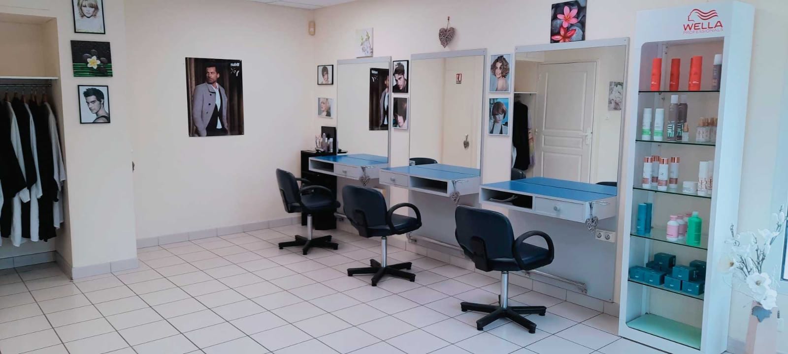 Loue salon de coiffure entièrement équipé à Ginestet, 24130, Dordogne. 

Installé dans la commune depuis 2000. 

Pas de fond de commerce à acheter. 

Location 1000€ par mois. 

Libre au 01/01/2025