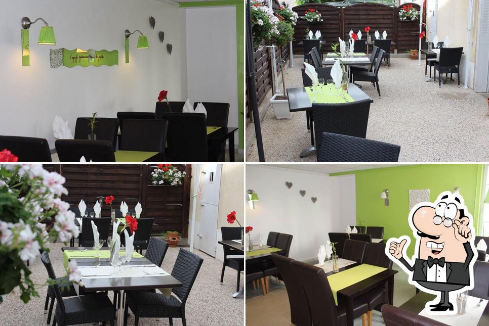 Fonds de commerce, restauration 200 m² Mirebeau-sur-Bèze

📍 Localisation : Situé dans un village de Bourgogne, à proximité des sites touristiques de la région (Bèze, Dijon, route des vins…) vous retrouverez ce fonds de commerce de restauration traditionnelle à la conquête de repreneur. 

📦 Caractéristiques : La salle a une capacité de 30 couverts et 30 supplémentaires sont possibles à l'extérieur l'été sur la terrasse. Décoration récente, cuisine bien équipée avec du matériel très récent et entretenu.  Tout reste, vous n’avez plus qu’à vous installer. Faible loyer. 

🍽️ Clientèle : locale et touristique. 

Pour toutes questions ou visites merci de me contacter par e-mail. 

Surface : 200 m²

Consommation énergie primaire : 596 kWh/m²/an
Consommation énergie finale : Non communiqué

Montant estimé des dépenses annuelles d'énergie pour un usage standard : entre 6 572 € et 6 572 € par an. Prix moyens des énergies indexés sur l'année 2022 (abonnements compris)