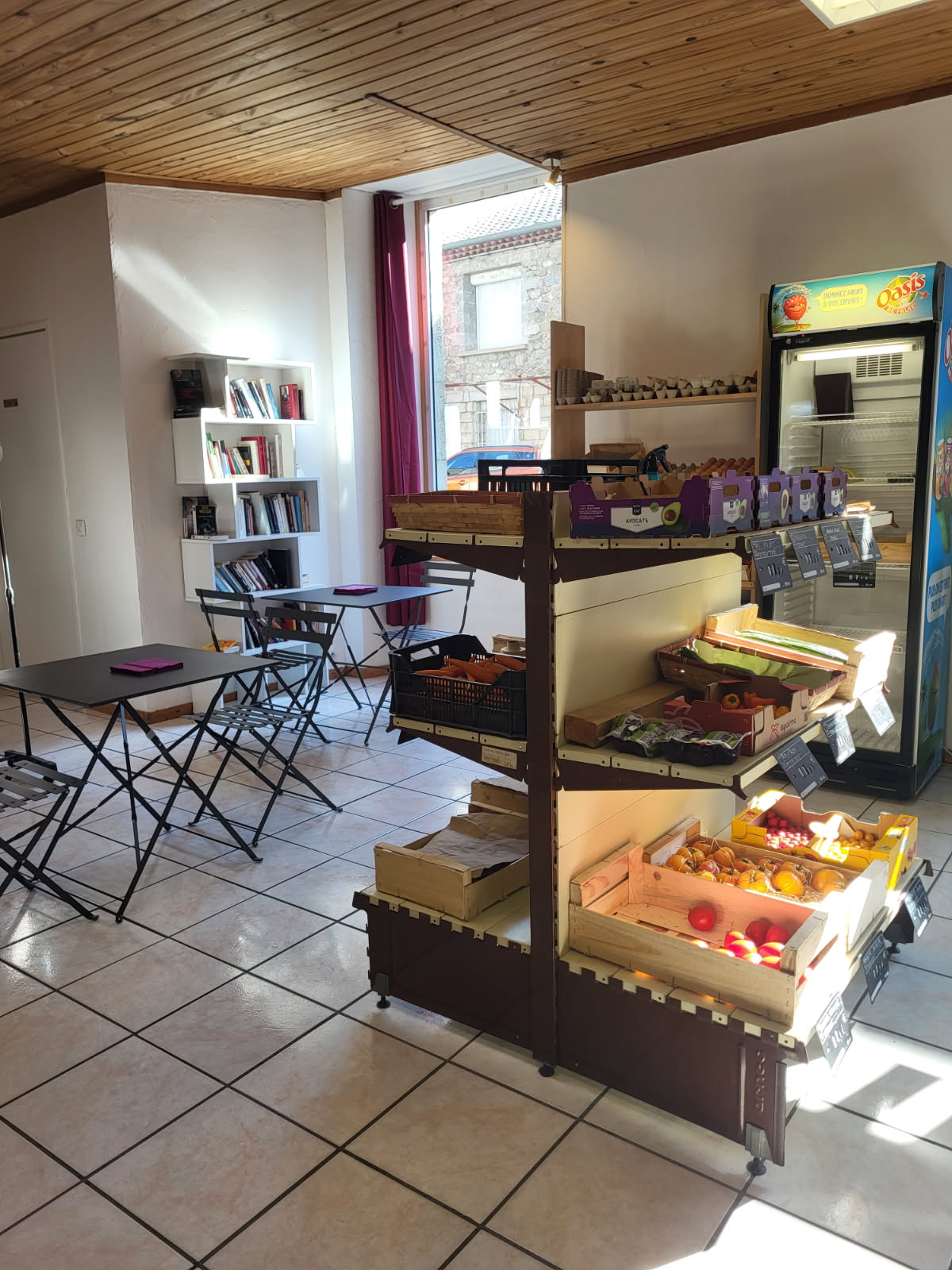 Description
Fond de commerce épicerie alimentaire
Surface de vente environ 90m2
Surface de la réserve environ 110m2
Produits locaux
Machine à glace GRANITA
Dépôt de pain
Articles de plage
Loyer actuel 300E
Logement non fourni
Travail pour une personne
Ouvert toute l'année
Située dans un village touristique avec 3
campings et des chambres d'hôtes. Piste
cyclable touristique "dolce via", plage
artificielle, kayak, acrobranche...
