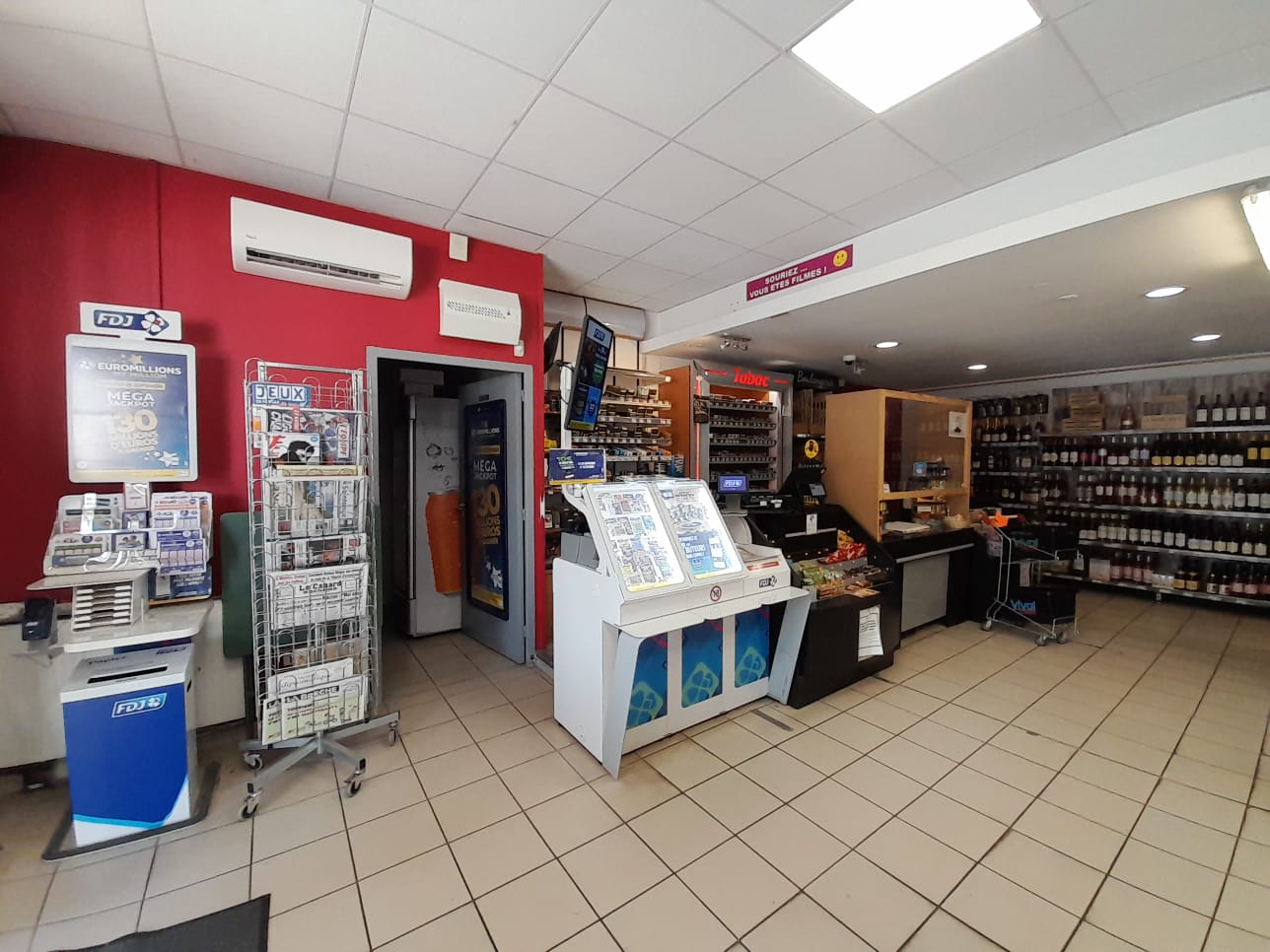 Vival 110m² à vendre – Tabac, FDJ, village du 17