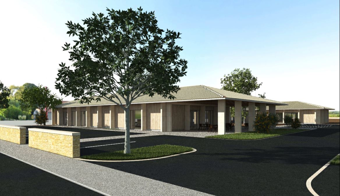 La commune de SALIGNAC sur Charente (17800) recherche un professionnel de la restauration pour gérer son nouvel établissement  comprenant 80 m² de salle et 86 m² de terrasse, 25.3 m² d’espace cuisine, plus bureau et vestiaires. Fonds de commerce à créer et activité complémentaire de conciergerie envisageable. Le tout dans un complexe entièrement neuf, comprenant indépendamment : un salon de coiffure et une épicerie multi-service, tabac presse jeux, mais également un hôtel d’entreprises à proximité immédiate.

Les murs sont la propriété de la commune. Loyer incitatif. Bail commercial.

Nos attentes :

    Le bar (Licence IV peut être fournie) dans une approche chaleureuse référençant ce lieu comme un endroit convivial propice à bavarder autour d’un café. Un lieu de rencontres entre amis. 
    Le restaurant assurera une cuisine à tendance traditionnelle mais aussi avec une touche de fantaisie, voire d'exotisme, permettant d'attirer une clientèle tant classique que renouvelée, afin de viser les différentes cibles de clientèle déjà identifiées (locale, touristique, de passage, vélo, ....). 
    La mise en place d'animations et notamment de concerts peuvent être proposés.