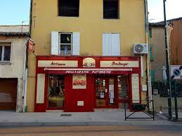 Vente Boulangerie-Pâtisserie dans un village affaire saine sur un axe de passage entre Avignon et Cavaillon ne pas passez à la téle