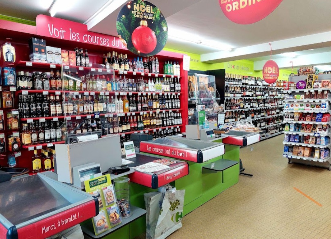 Superette sous franchise carrefour dans un village dynamique et en croissance.
CA entre 650 000 et 750 000 € HT 
Loyer 1400%ht 
1.5 salarié 
230 m2 de magasin plus une grande réserve. 

Apport minimum 50k