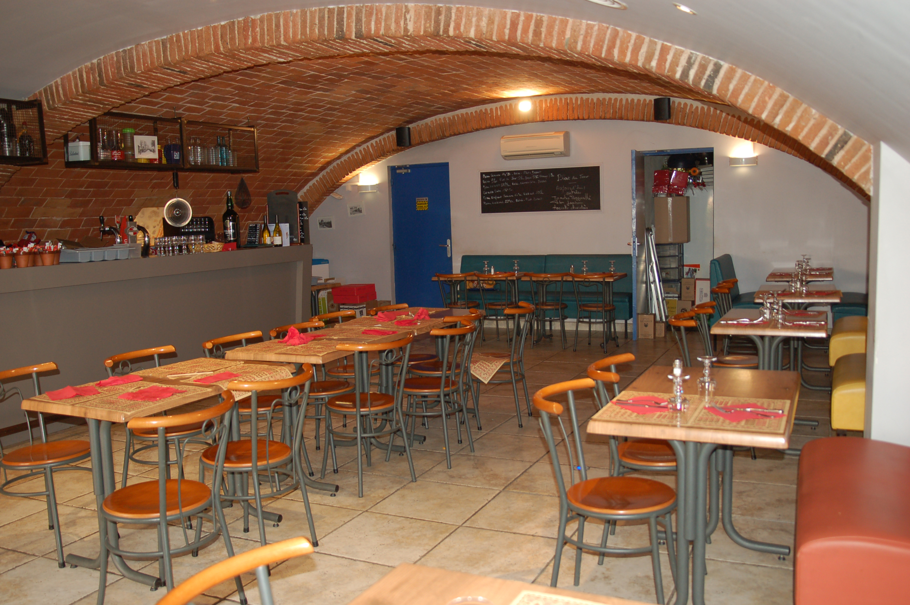 Unique café-restaurant d'un village de 2000 habitants