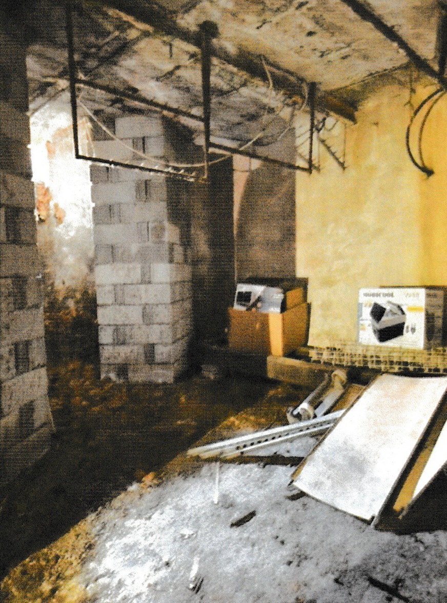 Cause départ à la retraite, vente du droit au bail d’un magasin d’une superficie de 108m2 avec une cave de 20m2, situé dans une jolie commune des côteaux du Lyonnais où il fait bon vivre. 
Le magasin au rez-de-chaussée d’un immeuble de caractère se trouve en plein centre du village à côté de la mairie et jouxte : 1 parking de 10 places en zone bleue et le terminal des bus TCL qui lui possède 18 places.
Clientèle familiale, citadine et rurale. 
Munie de toutes les infrastructures sportives (piscine, stade de foot, tennis, etc...) Éducative (2 écoles primaire : publique et privée, 1 collège privé, médiathèque) Artistique (salle de spectacle, théâtre, cinéma). Maison médicale, dentiste, pharmacie. Vétérinaire et tous les commerces essentiels : boulangerie, boucherie, café-restaurant, banques, coiffeur, esthéticienne, 2 marchés par semaine.
Le village est entouré de forêts, les sentiers de randonnée sont accessibles depuis le centre bourg.