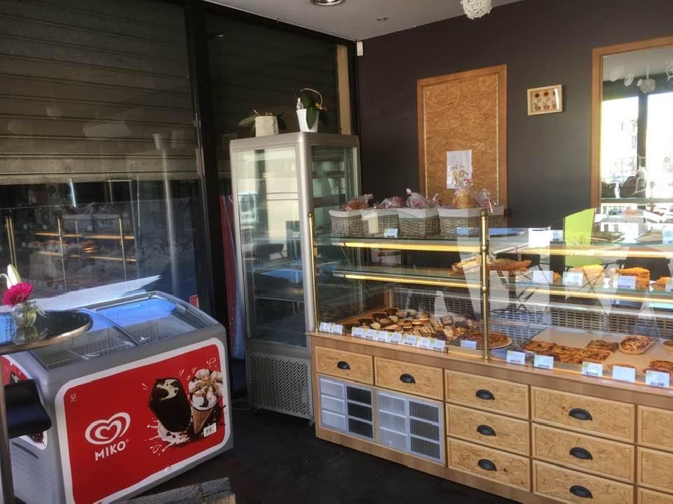 À vendre point chaud boulangerie pour cause retraite dans petite ville de 11000 habitants