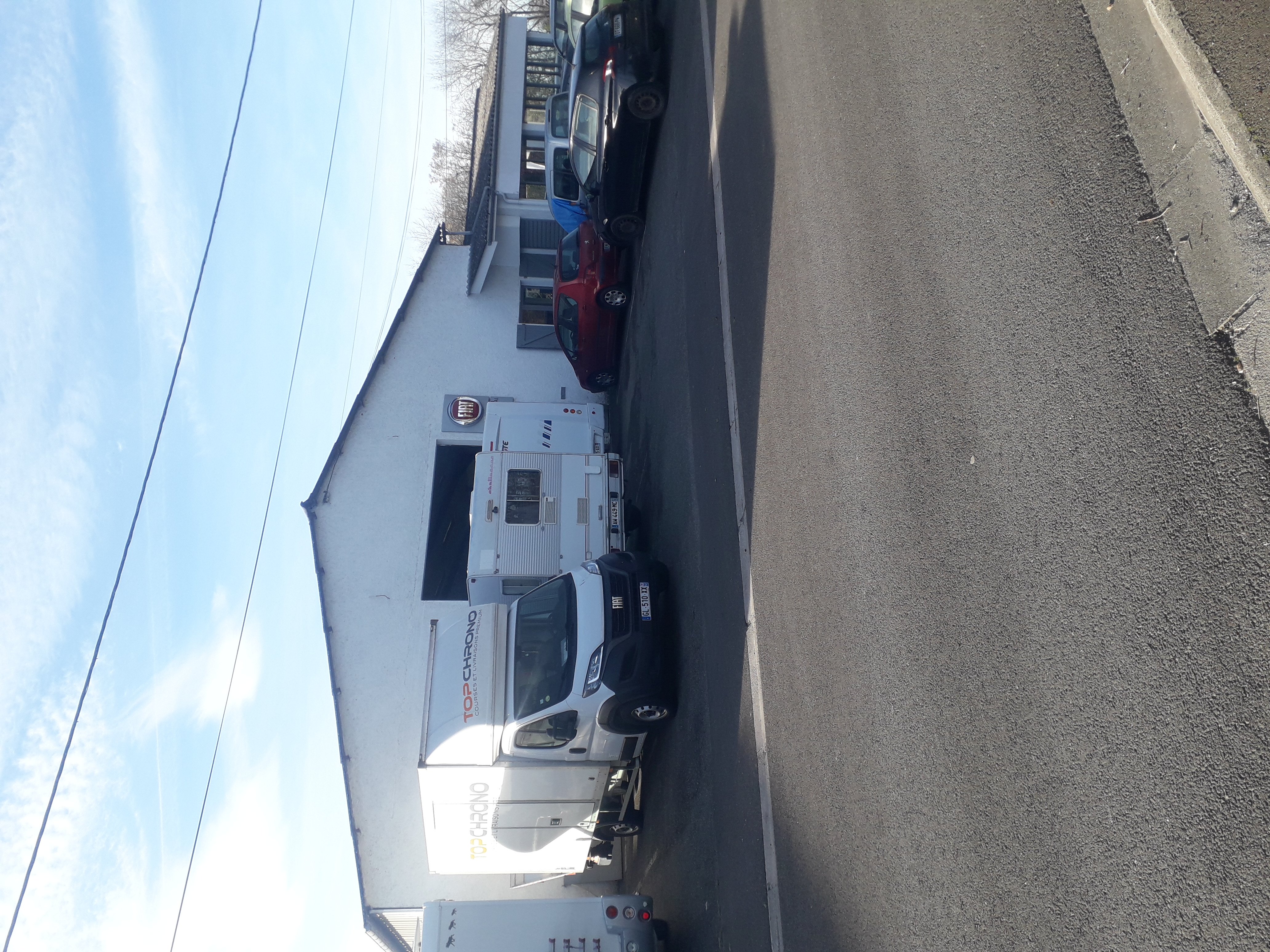 Cause depart a la retraite je vous propose un garage Fiat , vente et réparation toutes marques spécialisées camping car depuis 25 ans .idéalement situe dans les Pyrénées atlantiques au pied des montagnes et a 1 heure de la mer dans un secteur en plein développement. Local bien agence et très bien equipe. Vous serez épaulé par une équipe de 3 employés motivés ,diplômés et professionnels. Clientelle fidèle.affaire saine CA année  2024 966000€. Rentabilitee en évolution depuis 5 ans .Locaux a louer de 400 m 2000€/mois. Accompagnement possible.opportunitee pour professionnel souhaitant une activitee clef en main avec forte rentabilitee et image de marque reconnue et très bonne réputation.