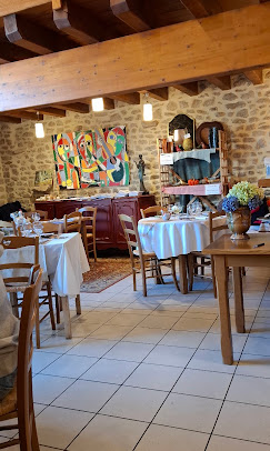 C'est un petit village adossé a la colline, on peut y venir a pieds, ceux qui vivent la y sont heureux. Pays de légendes, riche de son patrimoine culturel et historique, touristique grâce a son Eco-Musée qui retrace la ruralité du siècle passé - 18 sites a visiter-et de ses sentiers de randonnée réputés, le village de Montrol Sénard propose a un couple de gérant un Bar-Restaurant. De réputation affirmée, celui-ci bénéficie d'Avril a Novembre du tourisme et des repas ouvriers pourront être proposés a l'année. Logement possible. Renseignements et contact: Mairie, 03 Route de la Coulée Verte, 0555681206