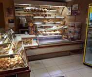 Boulangerie et bar,avec potentielle, et a remonté avec certitude. 
face église. 
Avec loyer. Le prix Arrangement possible. 
Me contacté avec sérieux merci de votre compréhension au 0668924405 merci beaucoup.