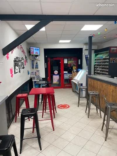 BAR TABAC FDJ  
Situé dans la ville d’Anduze dans le Gard A vendre fond de commerce BAR licence IV TABAC FDJ (grattage,tirage et amigo) Point relais PICKUP.  
Salle principale de 45 m2, une seconde salle de 30m2 et une réserve plus bureau.  Rénovation effectuée en 2020.  Possibilité d’achat des murs en plus.  
Prix: 160 000 euros.