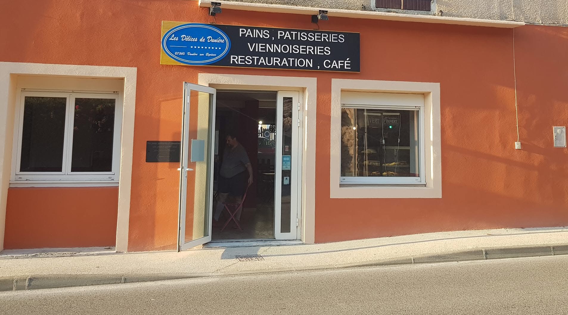 actuellement dépôt de pain, patisserie