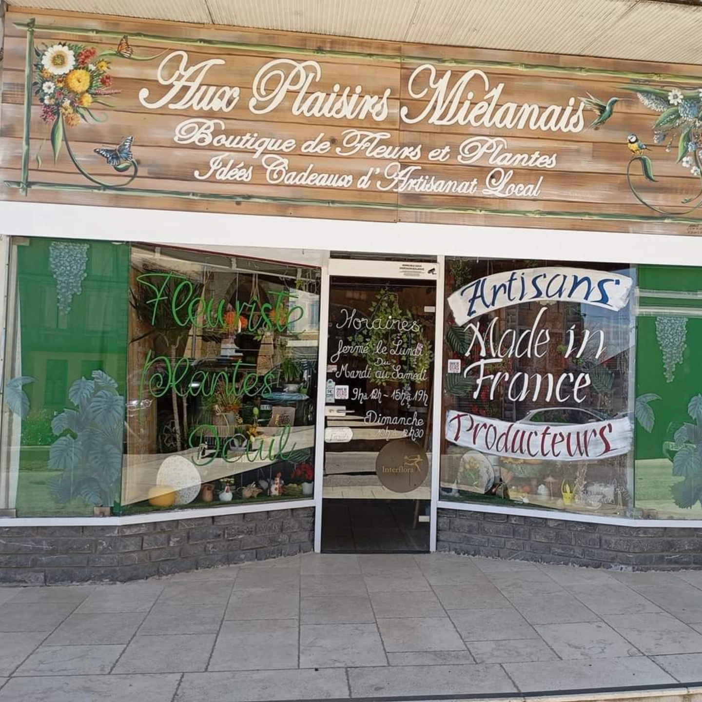 Fleuriste et boutique de créateurs