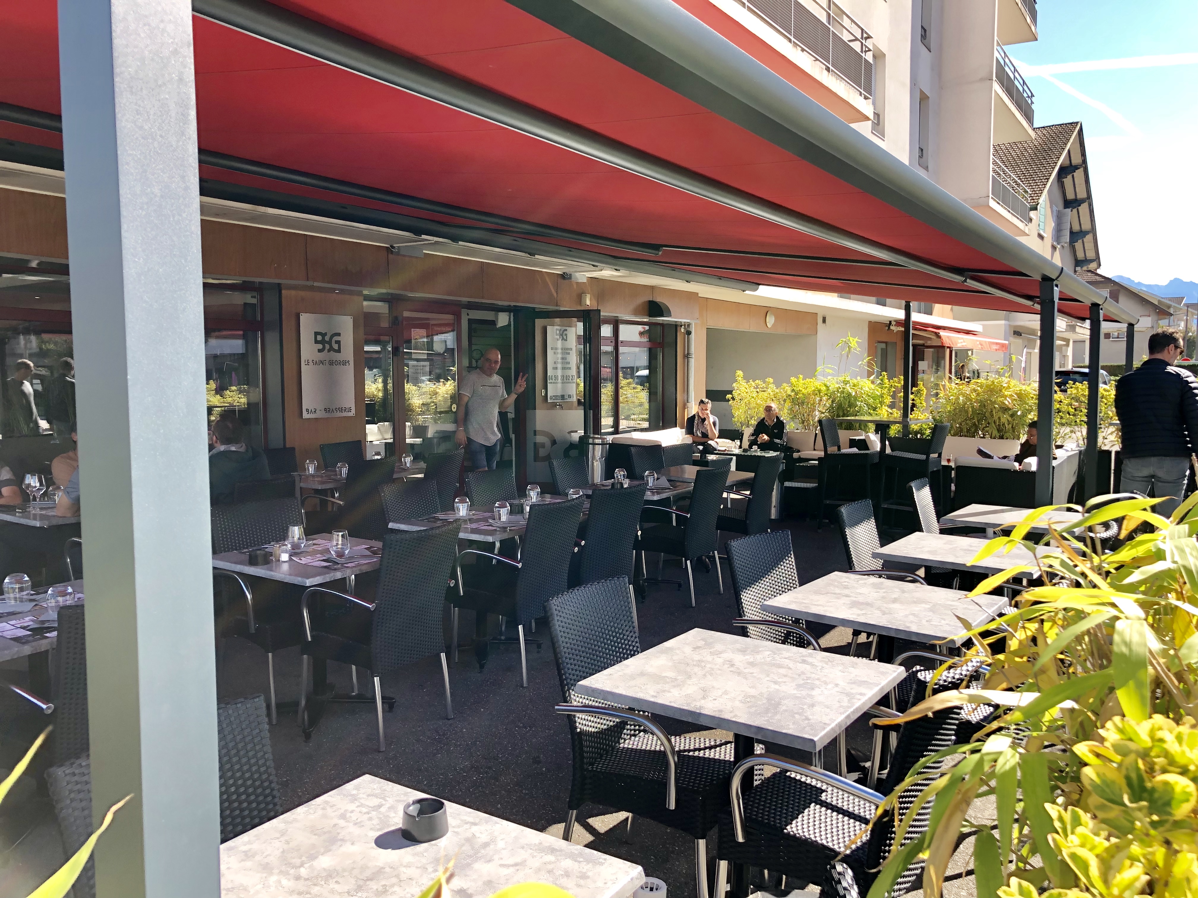 A VENDRE FONDS DE COMMERCE D'UNE BRASSERIE AVEC SALLE DE RESTAURANT DE 60 COUVERTS AINSI QU'UNE TERRASSE PRIVEE DE 60 COUVERTS.