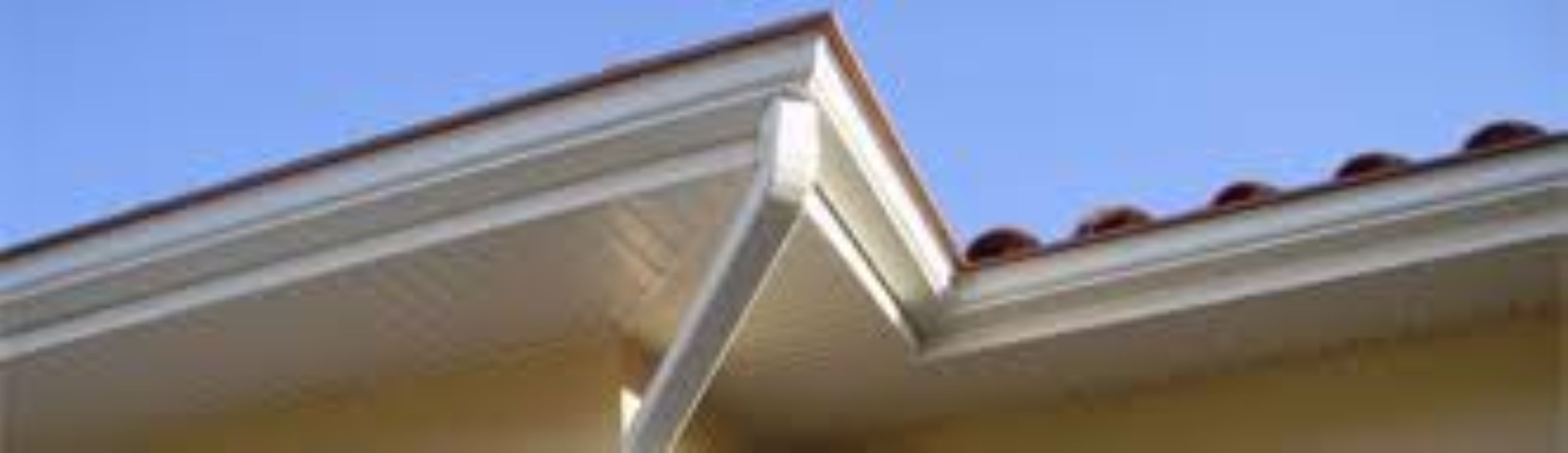 URGENT CAUSE SANTE - Cède société de fabrication de gouttières aluminium en couleur.
Située sur SEYCHES, la clientèle est composée d’architectes, de professionnels fidélisés et de particuliers. 
Bonne notoriété liée à la qualité des fabrications et des installations et à un bon relationnel. Fabrication sur-mesure, sans joint ni soudure, tant pour bâtiments industriels que sur maisons neuves ou rénovation. 
Un salarié performant assure la production et la pose.
Sont cédés avec l’entreprise, les 2 véhicules ateliers entièrement équipés et une nacelle de levage pour la pose.
Chiffre d’affaires moyen autour de 170 k€
Vente des parts sociales (pas d’emprunt en cours) : 60 k€
L’affaire est disponible immédiatement. 
Possibilité d’être accompagné par un conseiller de la Chambre de Métiers et de l’Artisanat du Lot-et-Garonne