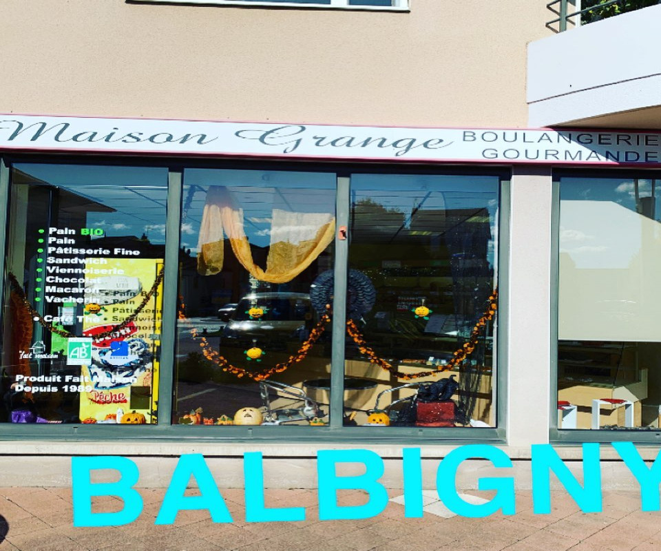 Nous vous proposons à la vente 3 boutiques situé à Roanne, Balbigny et Feurs et un laboratoire de fabrication de 400 m², situé à Balbigny, tout équipé, en bonne état, pour la boulangerie pâtisserie artisanale.
Notre entreprise existe depuis 1999.
Depuis 1 an, notre CA a augmenté de plus de 10%
Mais suite à un changement de situation familiale et professionnelle, nous souhaitons vendre notre entreprise.
Merci de nous contacter pour plus de détails
