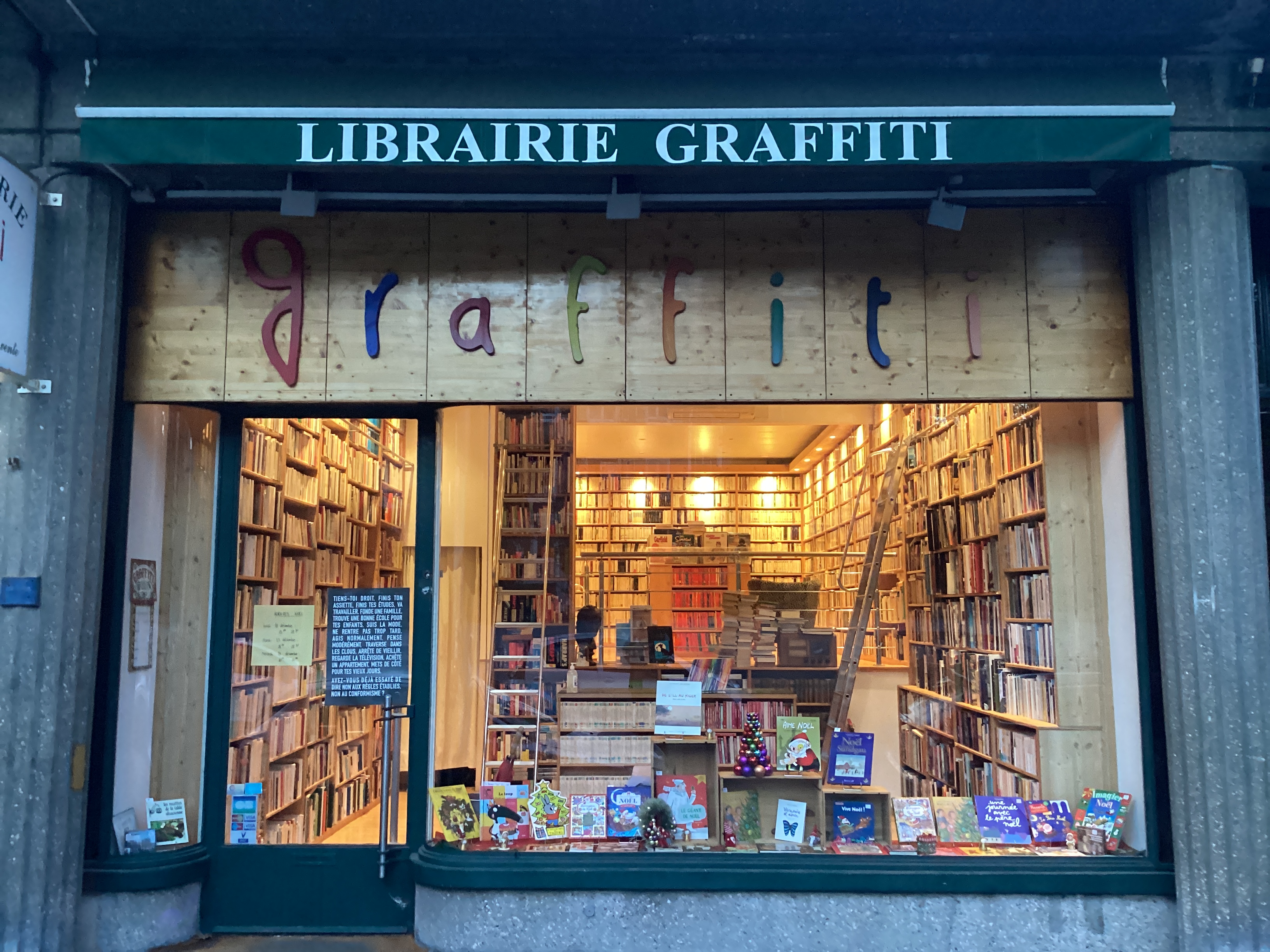 Après vingt ans d’exploitation la librairie Graffiti est à vendre pour cause de départ à la retraite.

Les murs sont à vendre, le fonds, ainsi que le stock.

La reprise du stock est à définir, suivant le souhait de l’acheteur.