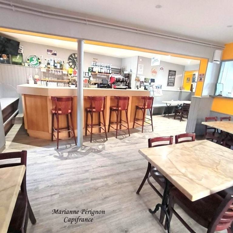 📢 À VENDRE : Fonds de commerce BAR RESTAURANT 
 murs commerciaux et logement 
à SAINT MARTIN LA SAUVETE (42) ! 🍽️🍻🏠
✨ Opportunité à saisir ! ✨
🚀 Vous rêvez de reprendre un commerce dans un village dynamique ? 
C'est le moment ! Situé dans le magnifique département de la Loire, ce bar-restaurant est au cœur de la vie locale.
📍 Lieu : Saint Martin la Sauveté
👥 Capacité restaurant : 30 couverts
🍴 Clientèle : Habitants, artisans, touristes
🎉 Événements : ponctuellement dans l'année
🌳 Extérieur : Cour et jardin lors des évènements
🏠 Les murs sont également à vendre, incluant un logement spacieux :
Appartement de 91 m² au 1er étage 🛏️
Surface de 40 m² à rénover au 2ème étage 🛠️
📞 Intéressé(e) ? Contactez moi dès maintenant pour plus d'informations au 0681225860