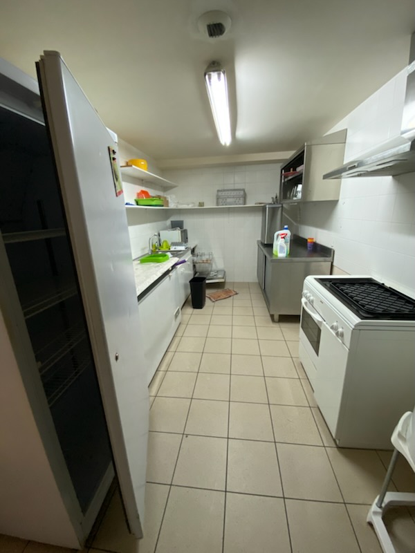 Recherche gérant pour commerce BAR-TABAC-FDJ sur la commune de Mézières-sur-Ponthouin (72290). Soirées à thème peuvent être organisées. Grande salle, petite cuisine, coin épicerie, salle à l'étage.
Loyer 400 €. Pour tout renseignement, s'adresser à la mairie 02 43 97 45 23