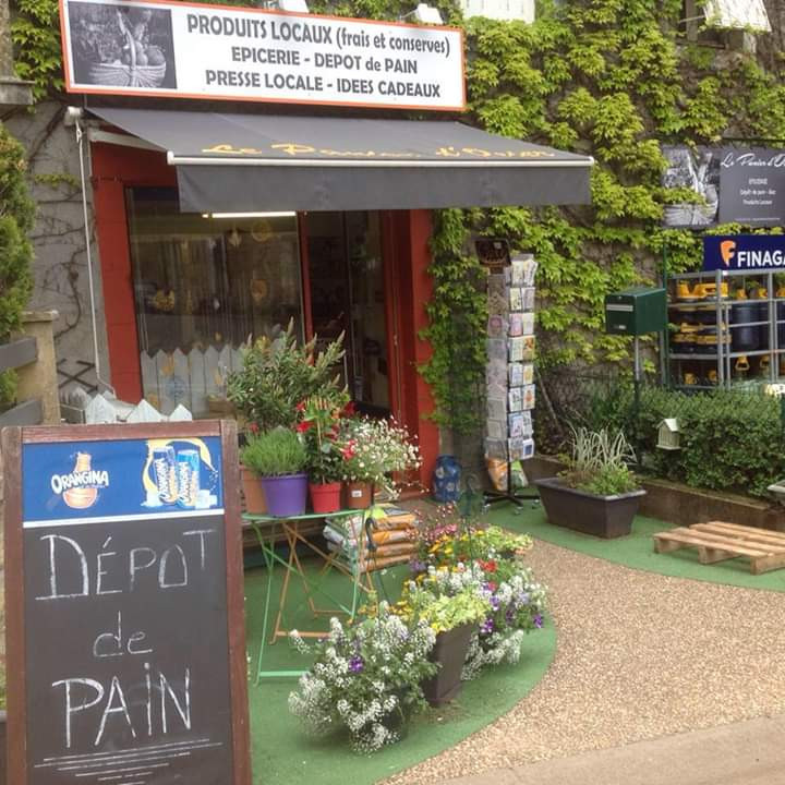 Dans un petit village du Périgord vert, petit commerce avec excellente réputation ; partenariat avec une trentaine de producteurs locaux en plus de l'épicerie traditionnelle, rayon traiteur, presse locale, gaz et petits cadeaux...possibilité de développer un rayon bio...très bon CA, maintenu depuis plusieurs années