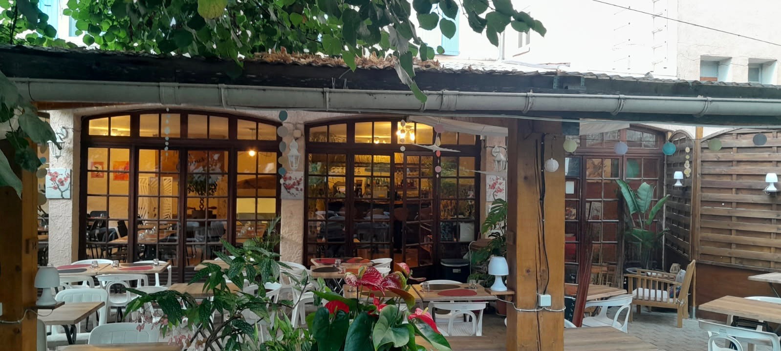 Hôtel - Bar - Restaurant