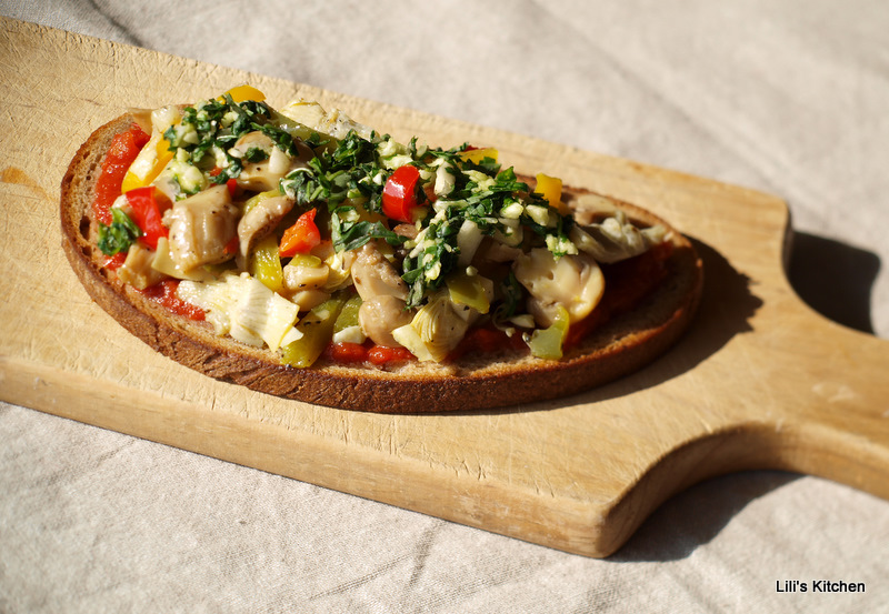 A vendre fonds de commerce de restauration rapide sur place et à emporter de bonne notoriété, situé sur un bel emplacement de centre ville avec grand parking gratuit en face.

Loudéac est une ville active de 10 000 habitants proposant de nombreux services et une belle offre sportive. Collèges et Lycées.
Loudéac est située à 40min de Saint Brieuc, 50 min de Vannes et de Rennes et 20 min du lac de Guerlédan.

Au sein du restaurant, un soin particulier est apporté à la décoration pour assurer un accueil chaleureux et agréable à la clientèle. De nombreux travaux d'aménagements et de décoration sont régulièrement faits pour offrir un lieu soigné, propre et dans l'air du temps. Aucun travaux à prévoir.

La grande salle de restauration lumineuse et climatisée permet d'accueillir 56 places assises, une terrasse couverte à l'année permet d'ajouter 12 places assises.

La cuisine fonctionnelle est équipée de matériels récents et entretenus (Four pâtissier, Merrychef, grills panini...) qui permettent de proposer une carte étoffée (Paninis, tacos, croque monsieur, burgers...).

Clientèle fidèle et régulière

Bon C.A sup à 250 000k€
Affaire très saine avec une bonne qualité de vie. 6 semaines de congés par an. Fermé les jours fériés.
Idéal pour couple ou associés en recherche de rentabilité et qualité de vie.

Les +
- Très bon emplacement
- Notoriété de plus de 15 ans
- Bonne rentabilité
- Bonne qualité de vie