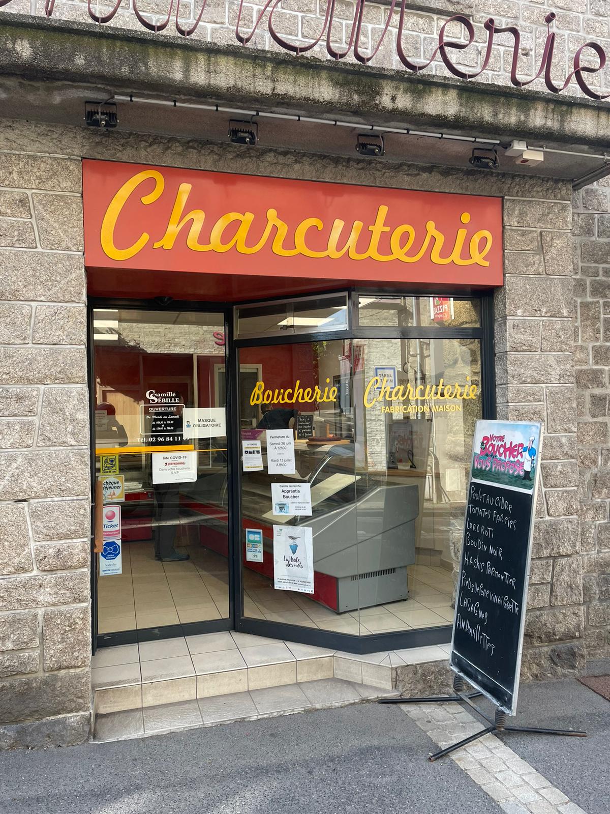 Superbe Boucherie Charcuterie située dans l’hyper-centre de Plancoët (ville 4 000 habitants proche Dinan / Dinard / St-Malo), dans une rue très commerçante.

LES AVANTAGES :

- Le chiffre d'affaires est en constante progression depuis plus de 6 ans (plus de 380 000€).
- L'EBE reconstitué de 90 000€ depuis plusieurs années permet un remboursement facile et une forte rémunération dès la 1ère année
- La clientèle est très fidèle 
- Les ventes de plats cuisinés sont un gros plus pour le CA de l’entreprise

Le prix du fonds de commerce n’est que de 59 000€ et sera très rapidement amorti ! L’objectif est de faire perdurer cette belle boucherie.

Cause de la vente : départ en retraite d'ici 1,5 an. 
Possibilité d'accompagner le repreneur pendant ce temps.