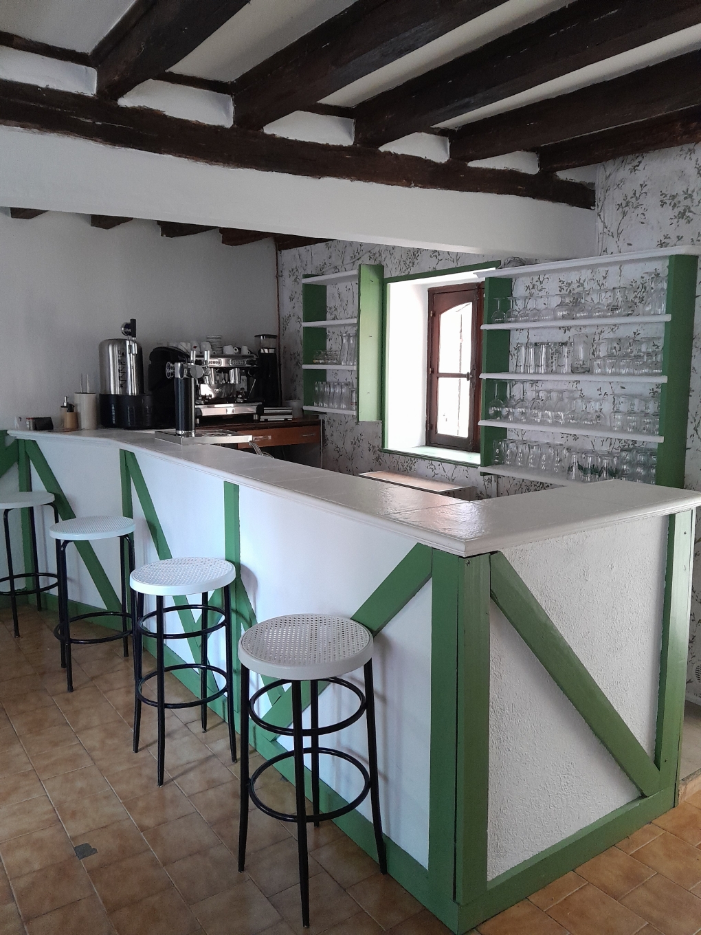RESTAURANT BAR