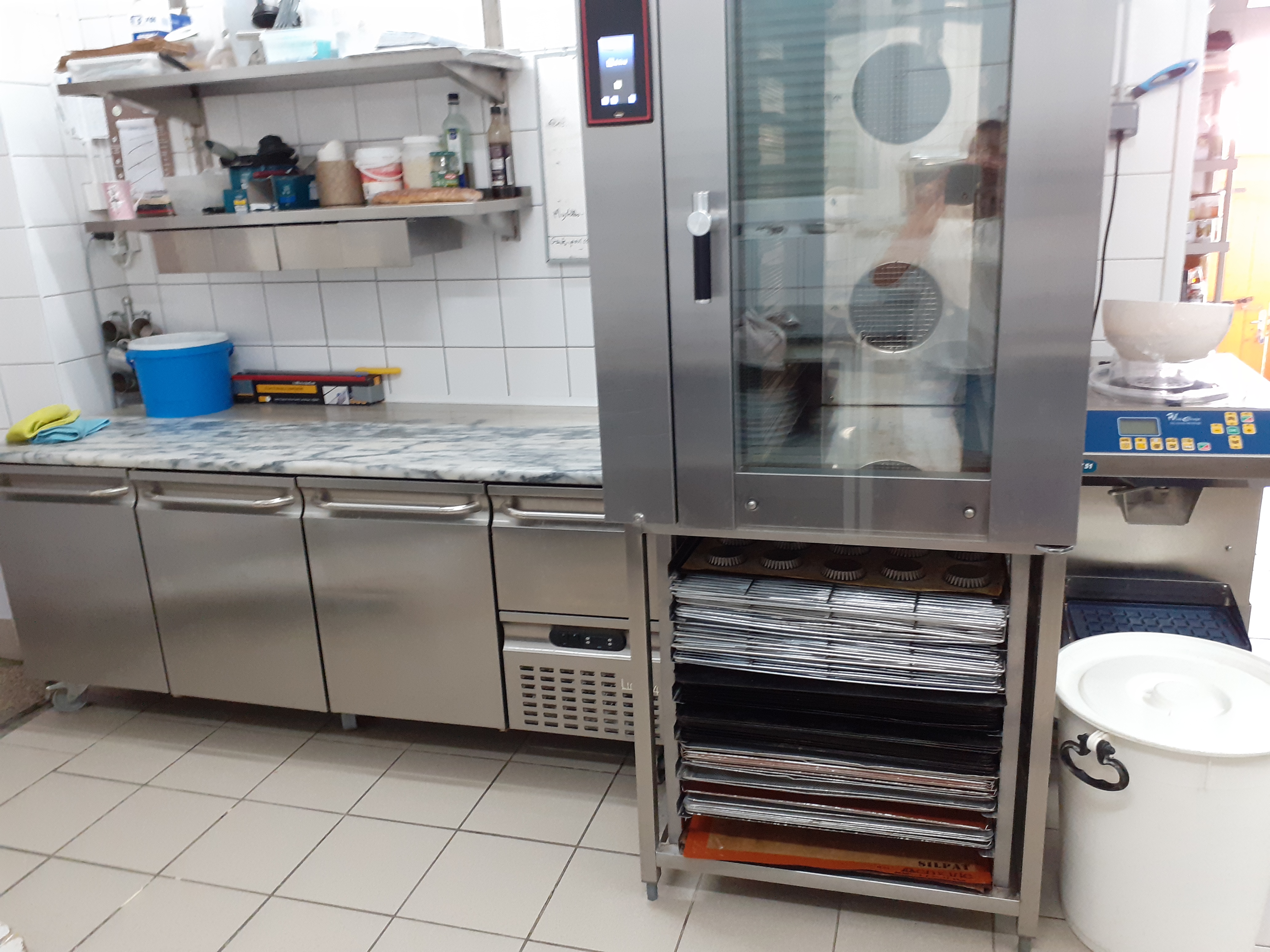 Unique boulangerie dans un village de 1400 habitants
Très bon état.
Four à bois
Tout boutique (pas de livraison, pas de dépôt)
Bon chiffre d'affaire
Logement F5 disponible au dessus de la boulangerie à louer ou à acheter au choix
Vente pour cause retraite
Besoin de renseignement ou de visiter n'hésitez pas.