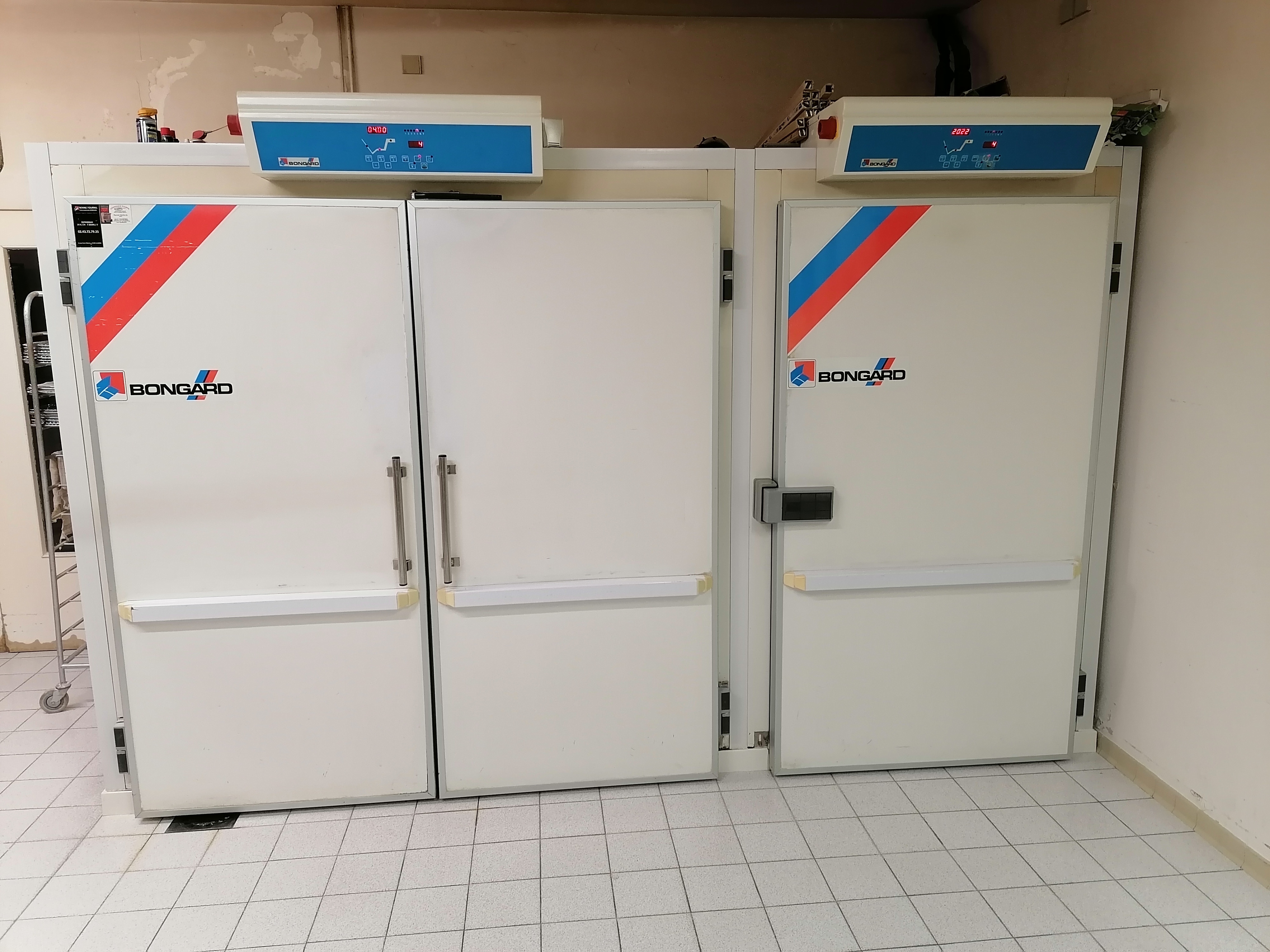 Boulangerie Pâtisserie à vendre (sud sarthe) – Fonds de commerce – Sans concurrence – Fort potentiel

Description :À vendre fonds de commerce boulangerie-pâtisserie idéalement située, sans concurrence directe sur le secteur.

Établissement sain, bien entretenu, avec une clientèle fidèle et régulière.

Chiffre d’affaires :Environ 230 000 €   2025.

Conditions de travail :

Fermée 2 jours et demi par semaine

5 semaines de congés annuels

Potentiel de développement :

Activité snacking à développer (fort potentiel de croissance)

Possibilité d’élargir l’offre : sandwichs, formules déjeuner, viennoiseries, traiteur

Affaire idéale pour artisan boulanger, pâtissier ou couple souhaitant allier rentabilité et qualité de vie.
Logement 4 chambre avec cours fermé.
Loyer. 1230 e
Prix : 120 000e (possible de négocier) 

Pour plus d’informations, merci de me contacter par message.