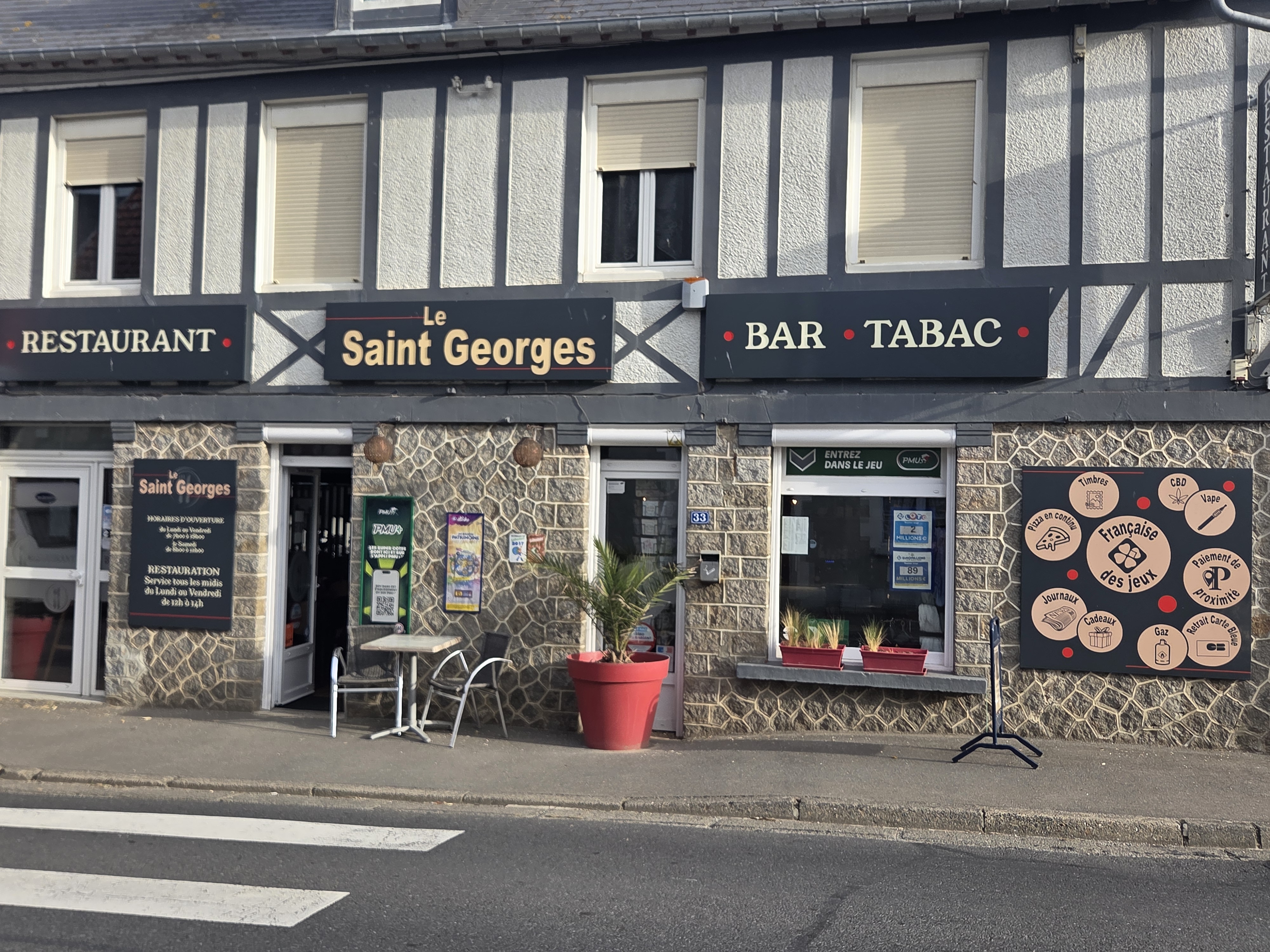 Belle affaire  à reprendre dans une commune dynamique et agréable.
Nous vendons notre fonds de commerce Bar – Tabac – Restaurant, une affaire pérenne, bien implantée et bénéficiant d’une clientèle fidèle.
L’établissement propose plusieurs activités complémentaires : bar, tabac, restaurant, PMU, jeux et paiement de proximité.
Après plusieurs années à faire vivre ce commerce, nous souhaitons aujourd’hui passer le relais à un repreneur qui pourra poursuivre l’activité et lui donner un nouvel élan.
 Activité:
Bar – Tabac – Restaurant – PMU – Jeux – Paiement de proximité….
L’établissement est ouvert du lundi au vendredi de 7h à 19h et le samedi de 8h à 12h.
La restauration est proposée uniquement le midi, du lundi au vendredi, avec une capacité d’environ 64 couverts.
Ces horaires laissent également de belles possibilités de développement pour un repreneur souhaitant accroître l’activité.
LES ATOUTS
Fonds de commerce : 125 000 €
Commune dynamique
Affaire pérenne et bien implantée
Clientèle fidèle
Activités diversifiées
Bar
Tabac
Restaurant
PMU
Jeux
Paiement de proximité
Environ 300 m²
Salle de restaurant d'environ 40 couverts
Cuisine professionnelle
Logement sur place
Horaires actuellement raisonnables
Potentiel de développement important

Vente du fonds de commerce uniquement.
Les murs sont la propriété de la commune et sont exploités dans le cadre d’un bail commercial.
Loyer : 990 € HT par mois.
La superficie totale est d’environ 300 m², avec un logement lié à l’établissement.

🏠 Logement présent sur place, permettant au repreneur de vivre directement sur le lieu d’exploitation.
Les détails concernant le logement seront communiqués lors des échanges avec les personnes sérieusement intéressées.

💰 Prix de vente du fonds de commerce : 125 000 €
Loyer des murs : 990 € HT/mois.

Contact
Renseignements complémentaires et visites uniquement sur rendez-vous.
Nous privilégions les contacts avec des personnes ayant un véritable projet de reprise.

❤️ Notre mot de fin

Après plusieurs années consacrées à cette affaire, nous souhaitons aujourd’hui passer le relais.
C’est une affaire où il y a du travail, une clientèle fidèle et encore de belles possibilités pour développer et accroître l’activité.
Nous espérons trouver un repreneur qui prendra autant de plaisir que nous à faire vivre ce commerce et à le faire évoluer.

⚠️ Agences immobilières
L’affaire étant déjà proposée par plusieurs agences, nous ne souhaitons pas de nouveaux mandats ni être contactés par d’autres agences ou intermédiaires. Merci de respecter notre choix.