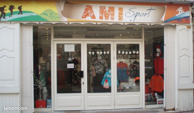 Commerce vêtements et articles de sport à vendre à Villard de Lans
