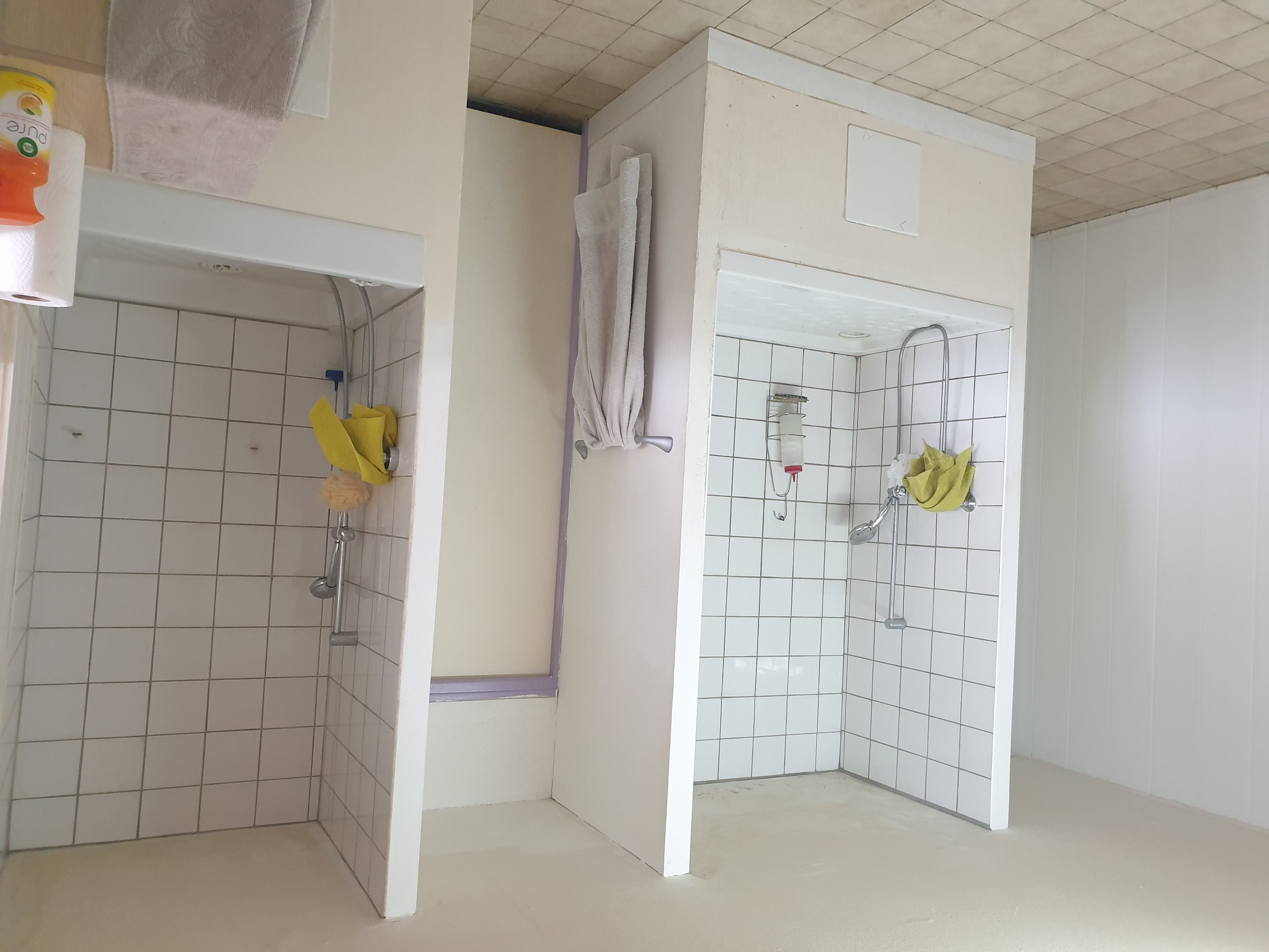 A vendre salon de toilettage situé sur une commune de 3000 habitants de l agglomération Bergeracoise. 
Bon emplacement au cœur du centre ville avec parking devant l'établissement autres commerces à proximité. Le local est exploité depuis 17 ans par la même gérante le local appartient à la mairie de la commune avec une superficie de 47m2 il comprend deux espaces de toilettage climatisé clientèles fidèles et toujours de nouveaux clients vend fond de commerce pour départ à la retraite  merci 
Pour tout contacte 
0647853157