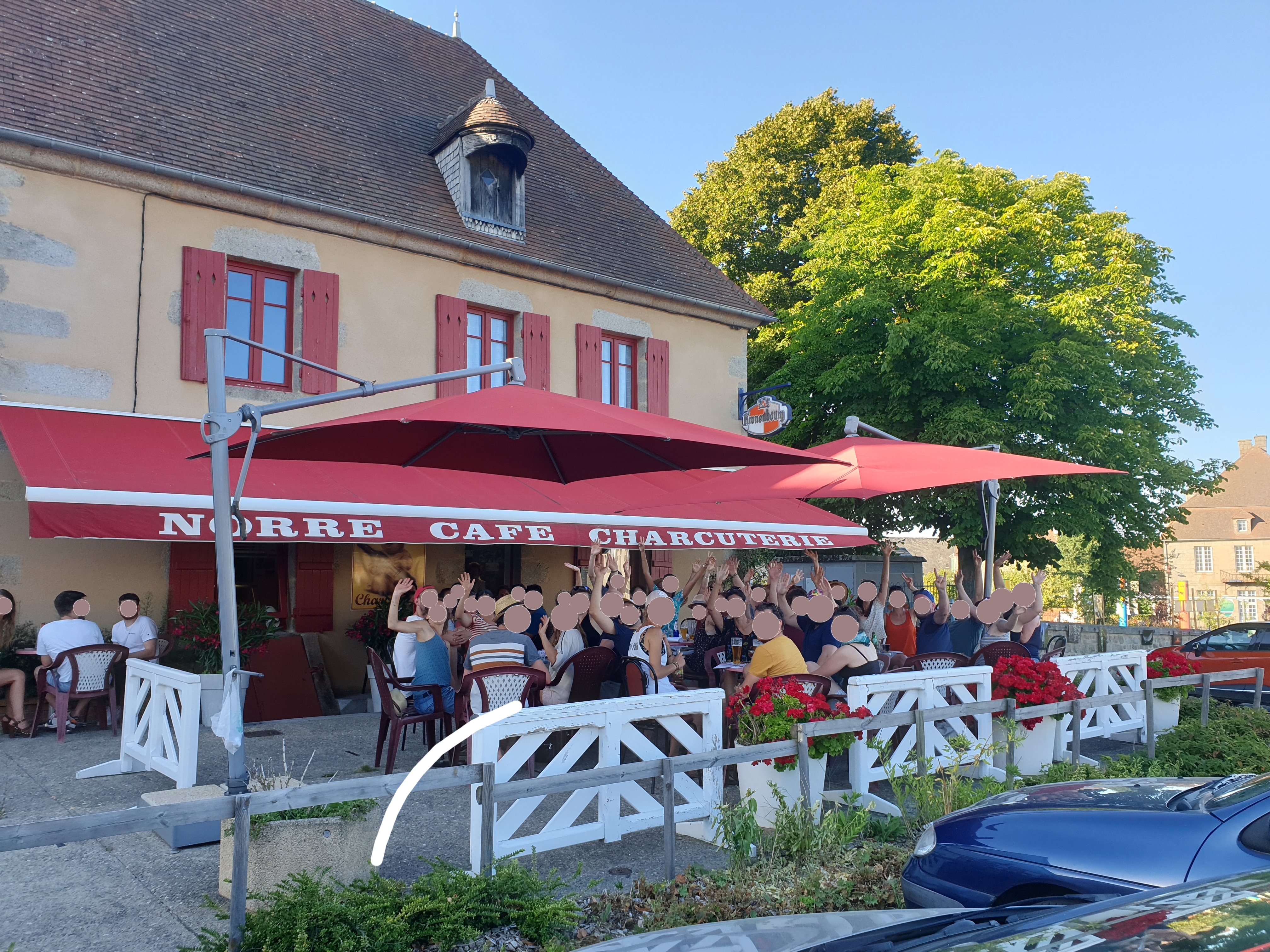 A REPRENDRE CAFE-CHARCUTERIE ATYPIQUE