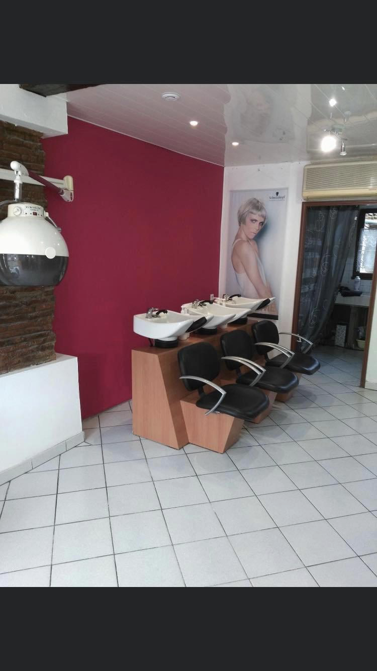 Vend fond de commerce salon de coiffure refait quasiment à neuf il y a 4ans et demi isolation vmc plafond peinture