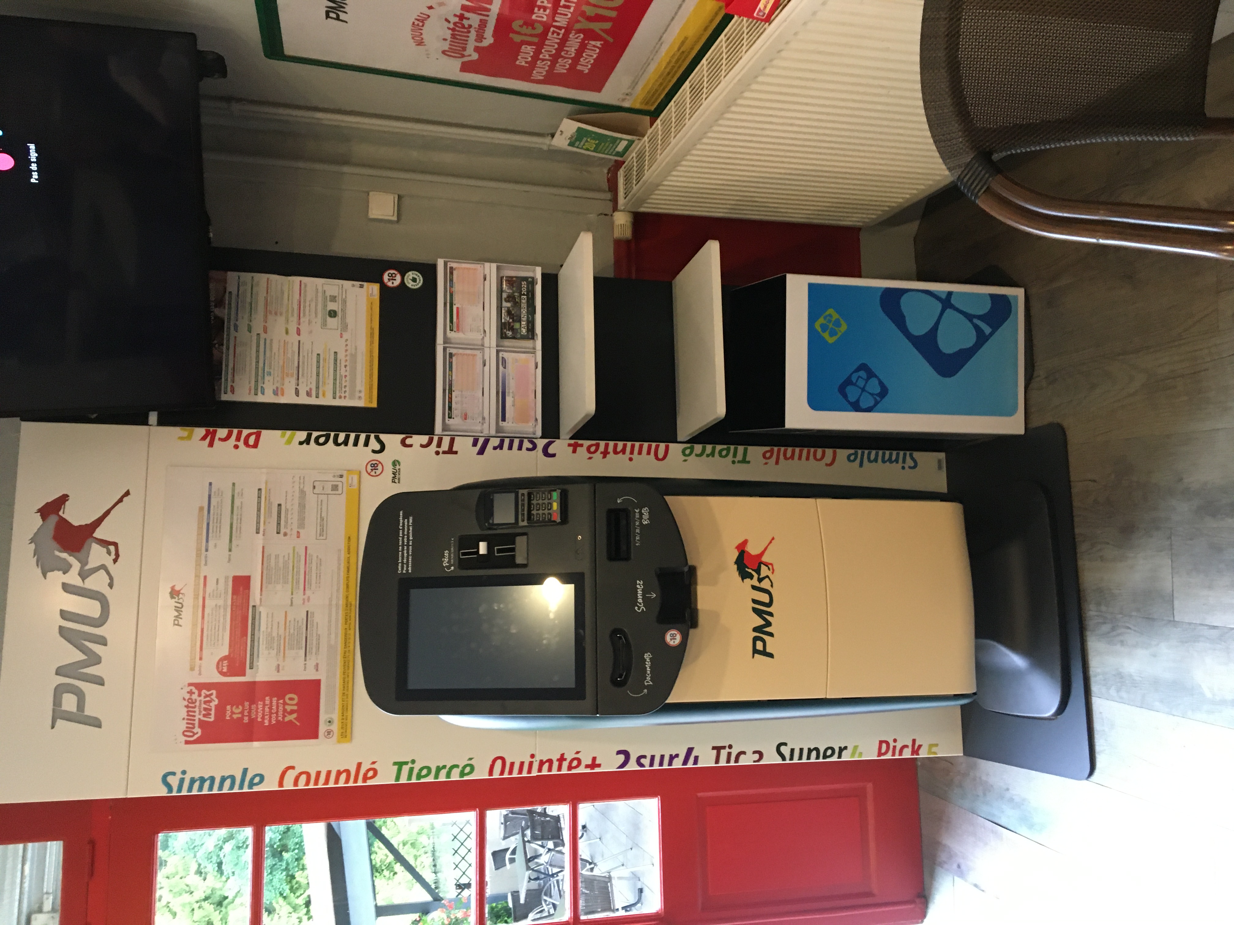 Cause santé 

Vend bar tabac pmu fdj amigo 
Affaire idéale pour un couple 
Le bar à été refait entièrement il y a deux ans 
Agencement neuf 
Aucun frais à prévoir 
Idéalement placé parking à côté 
Magnifique terrasse 
Très belle appartement inclus 
Très bonne rentabilité .
Chiffres et renseignements sur rendez-vous avec vos coordonnées téléphoniques et justificatifs d’apport merci.