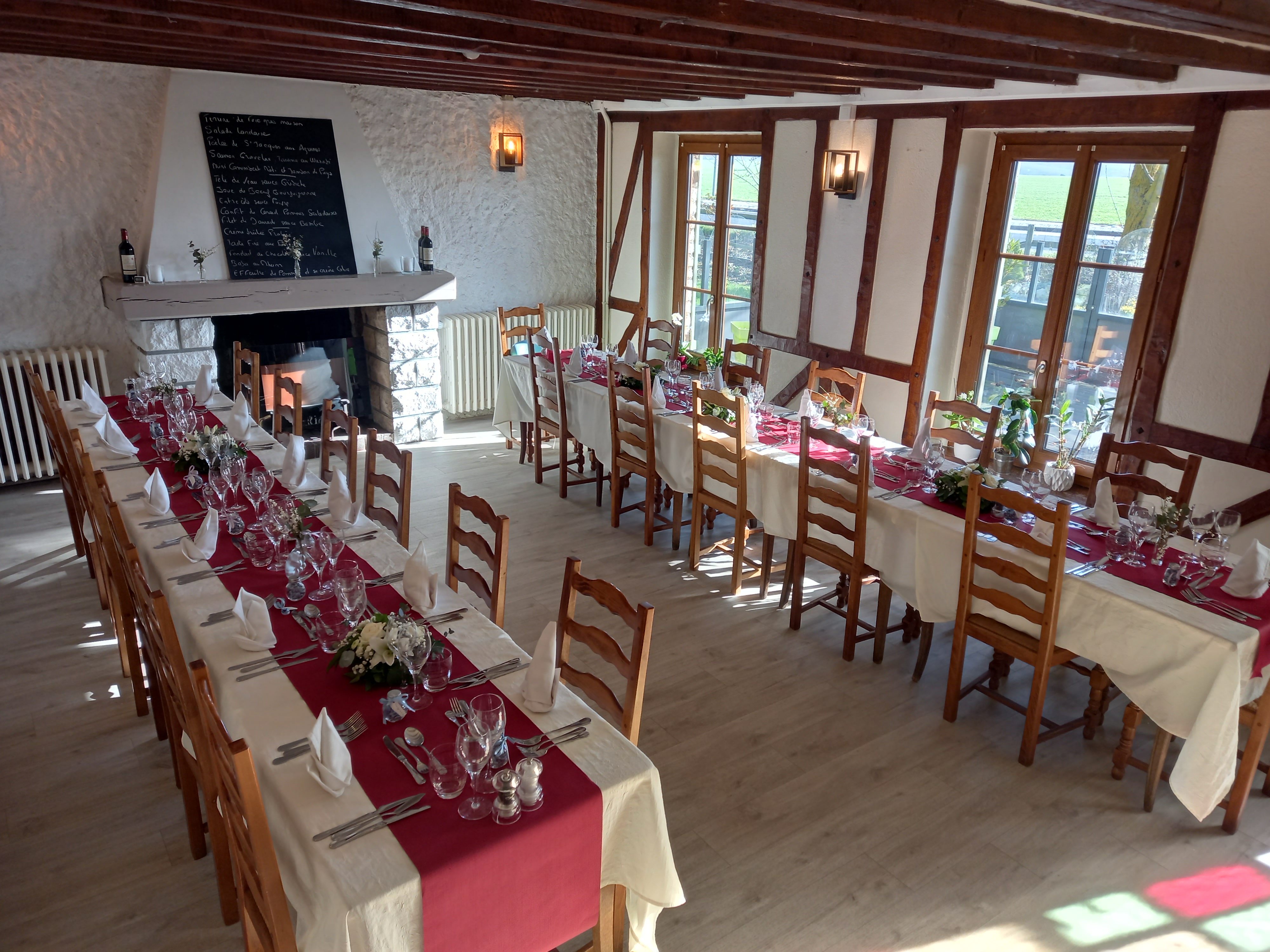 Restaurant traditionnel de 55 places interieur et 35 sur la terrasse. A mis chemin entre Houdan et Mantes. Dans un cadre agréable et verdoyant, comprenant un grand jardin et parking privé de 35 places. Facile à travailler car de plein pied. Ce rajoute un appartement de 3 pièces + salle d'eau.
Possède une licence 4 non exploitée. Grande cuisine pro bien équipée. Idéale pour faire du traiteur.
Ouvert du mercredi midi au dimanche midi et du jeudi soir au samedi soir. Ferme 6 semaines par an.
Loyé de 2000€. Bail neuf . CA 2025 475000€.
Voir notre site restaurant La Mare aux Clercs à Mulcent