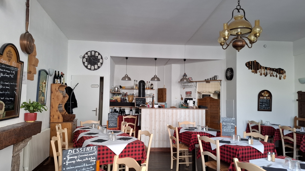 A vendre Petit restaurant traditionnel 
cause retraite
Pour 2 personnes
Prix a négocier