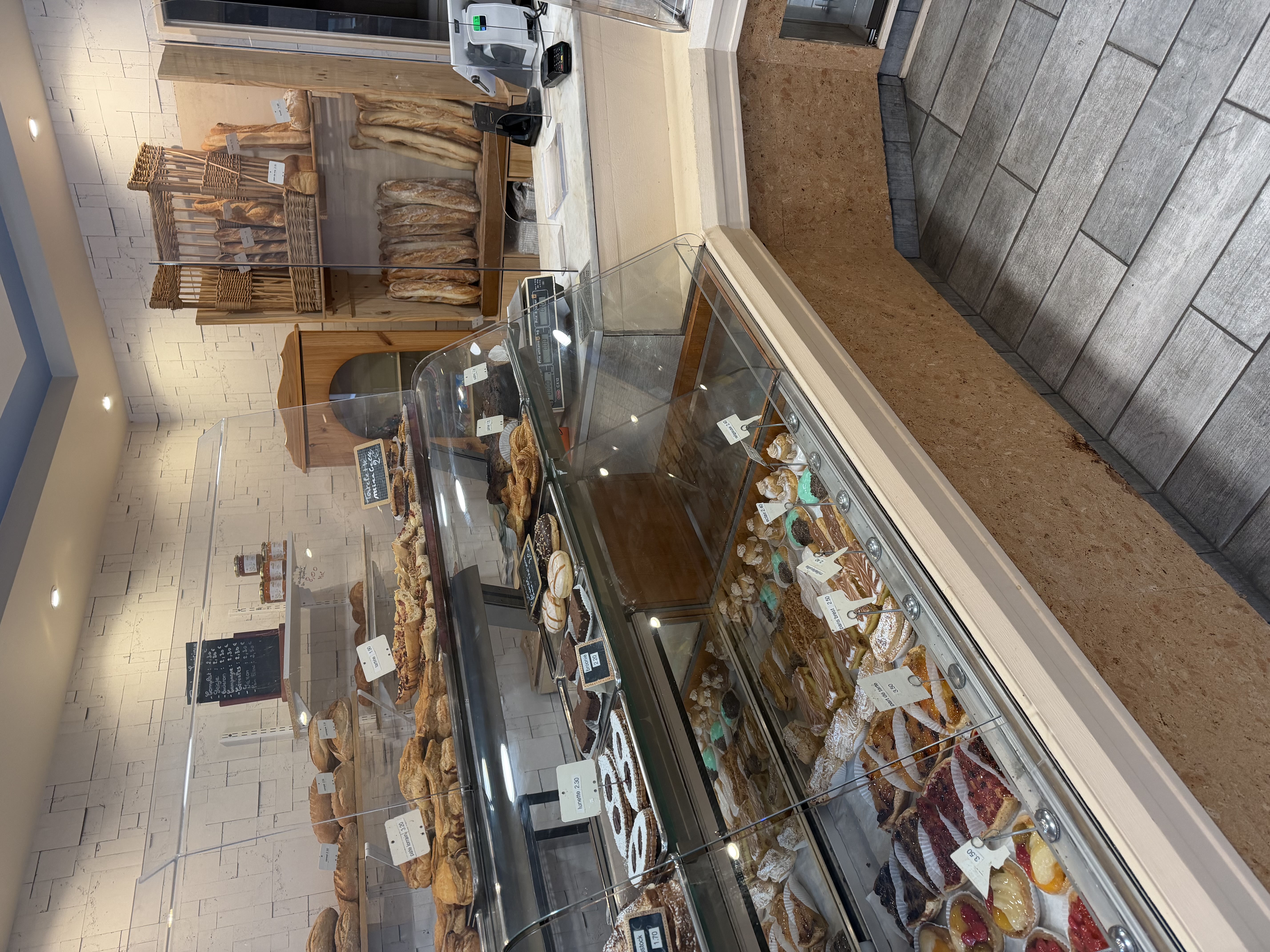 Boulangerie idéale première installation matériel ok à voir 
Cause autre projet